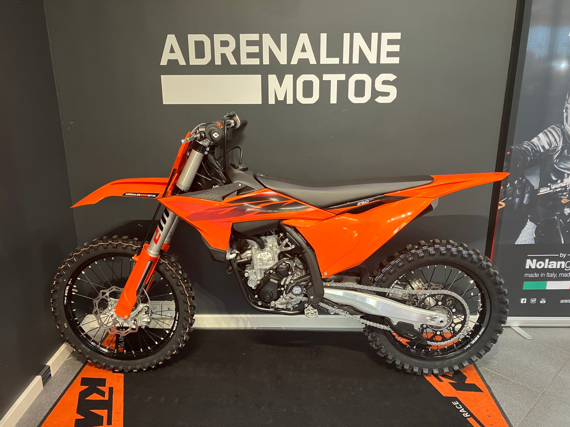 KTM 250 SX-F 2027-showroom-element-3