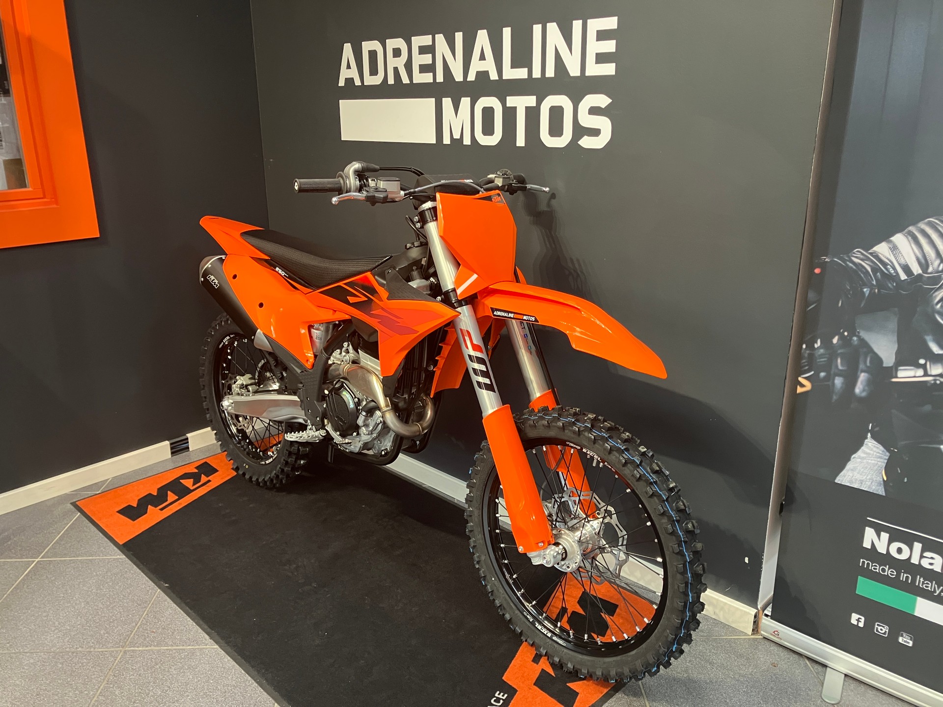 KTM 250 SX-F 2027-showroom-element-2