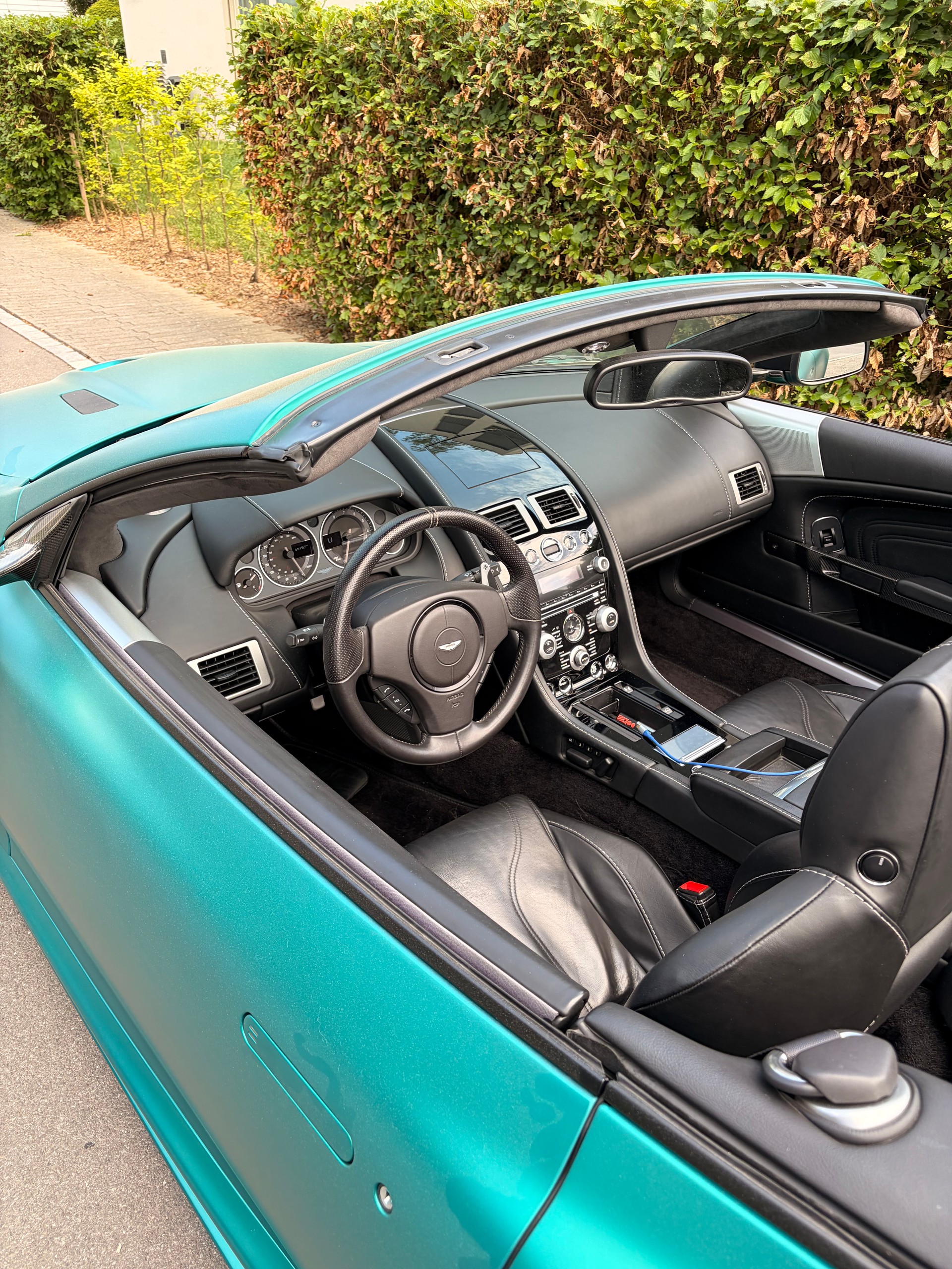 ASTON MARTIN 6.0 V12-image-4