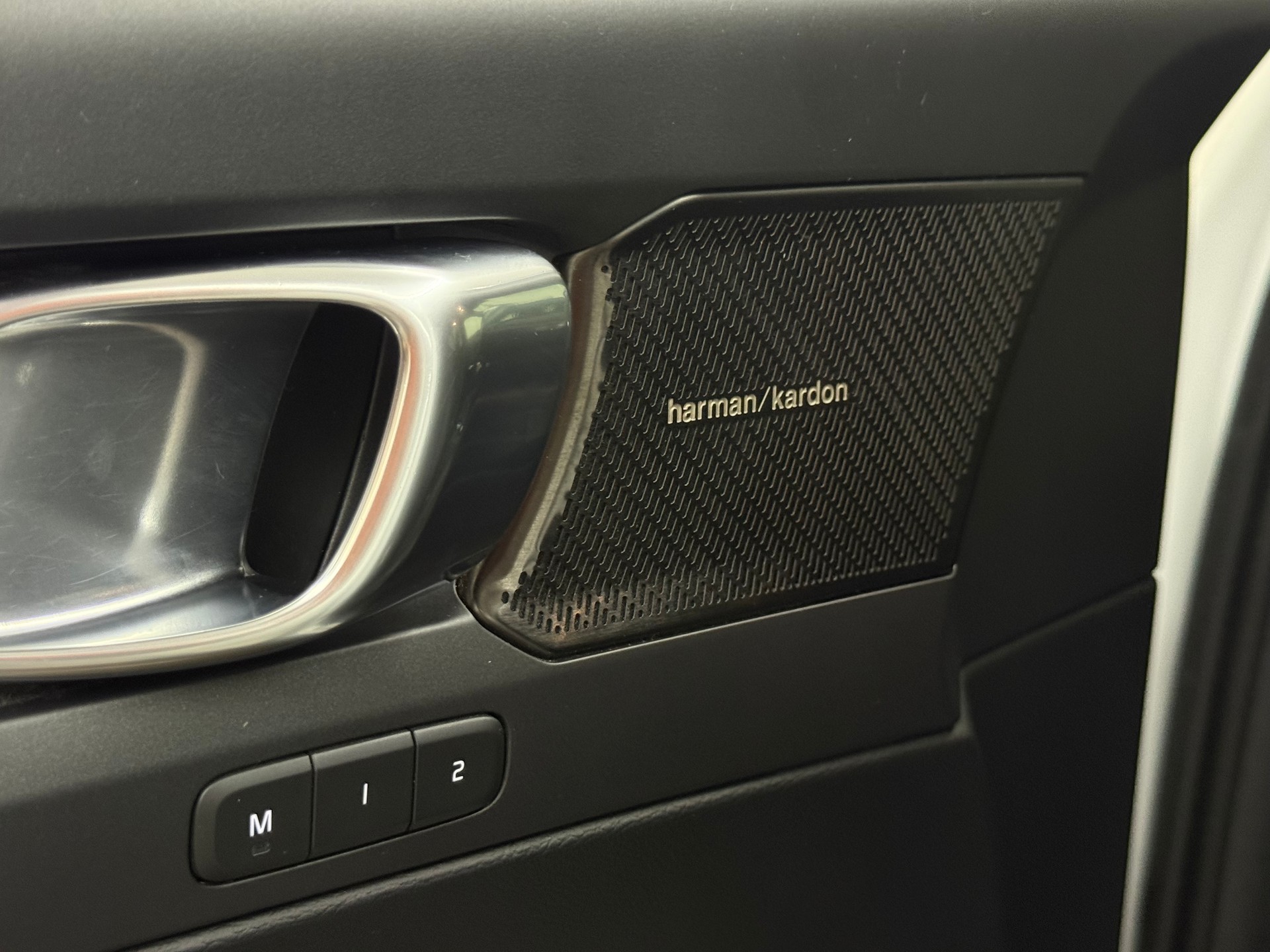 VOLVO XC40 D4 AWD R-Design Geartronic-image-16