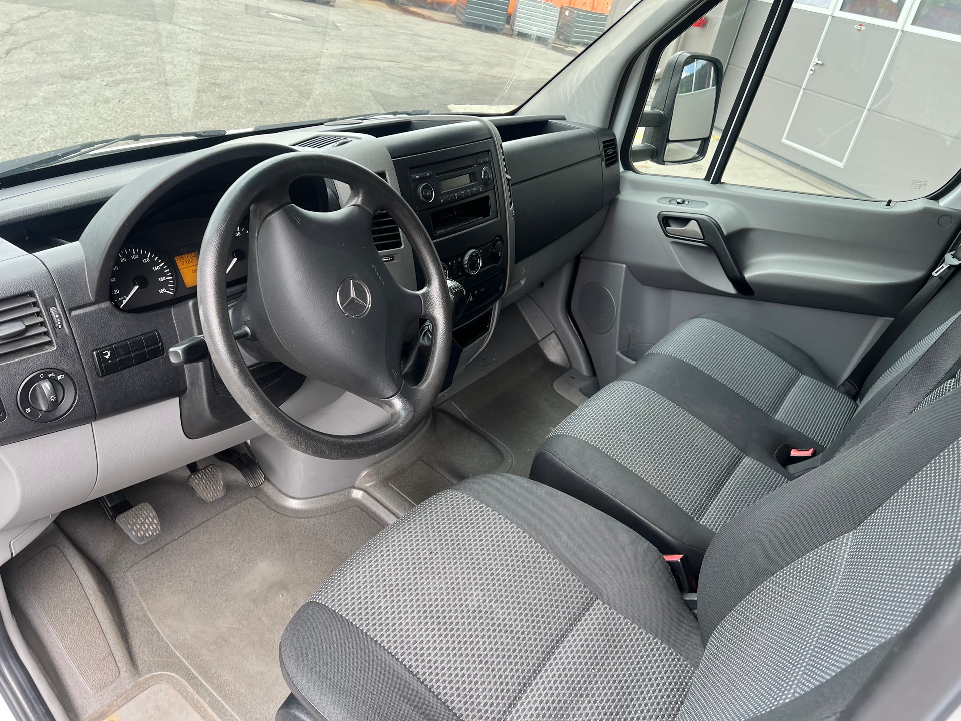 MERCEDES-BENZ Sprinter 313 CDI Lang *** Brücke mit Hebebühne * Klima * frisch ab MFK * 1 Jahr Garantie möglich ***-image-10