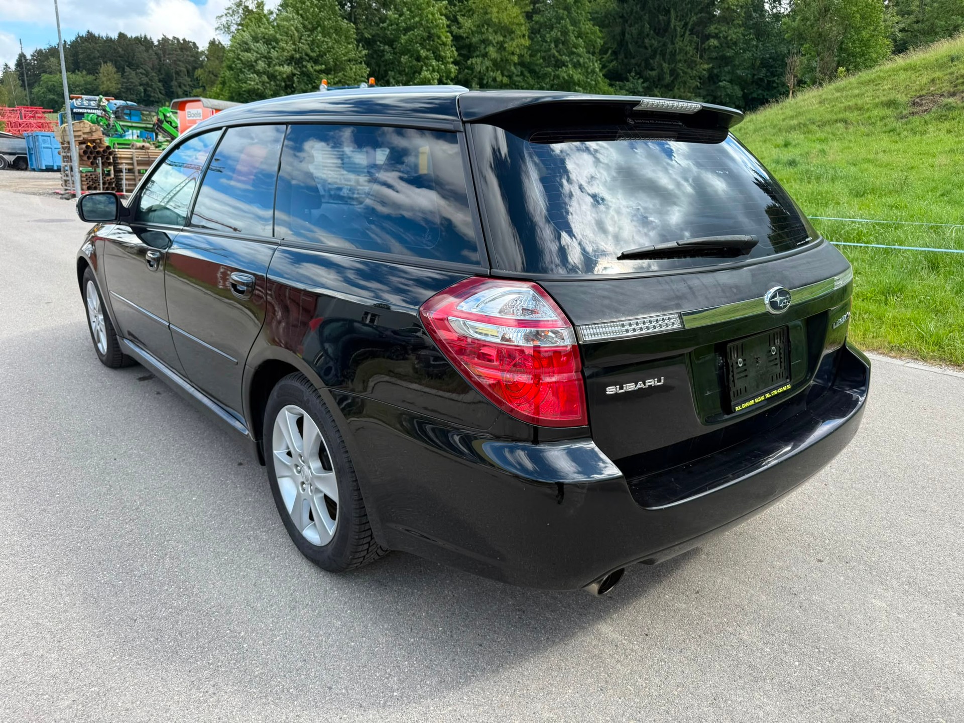 SUBARU Legacy 2.0R AWD Swiss-image-4