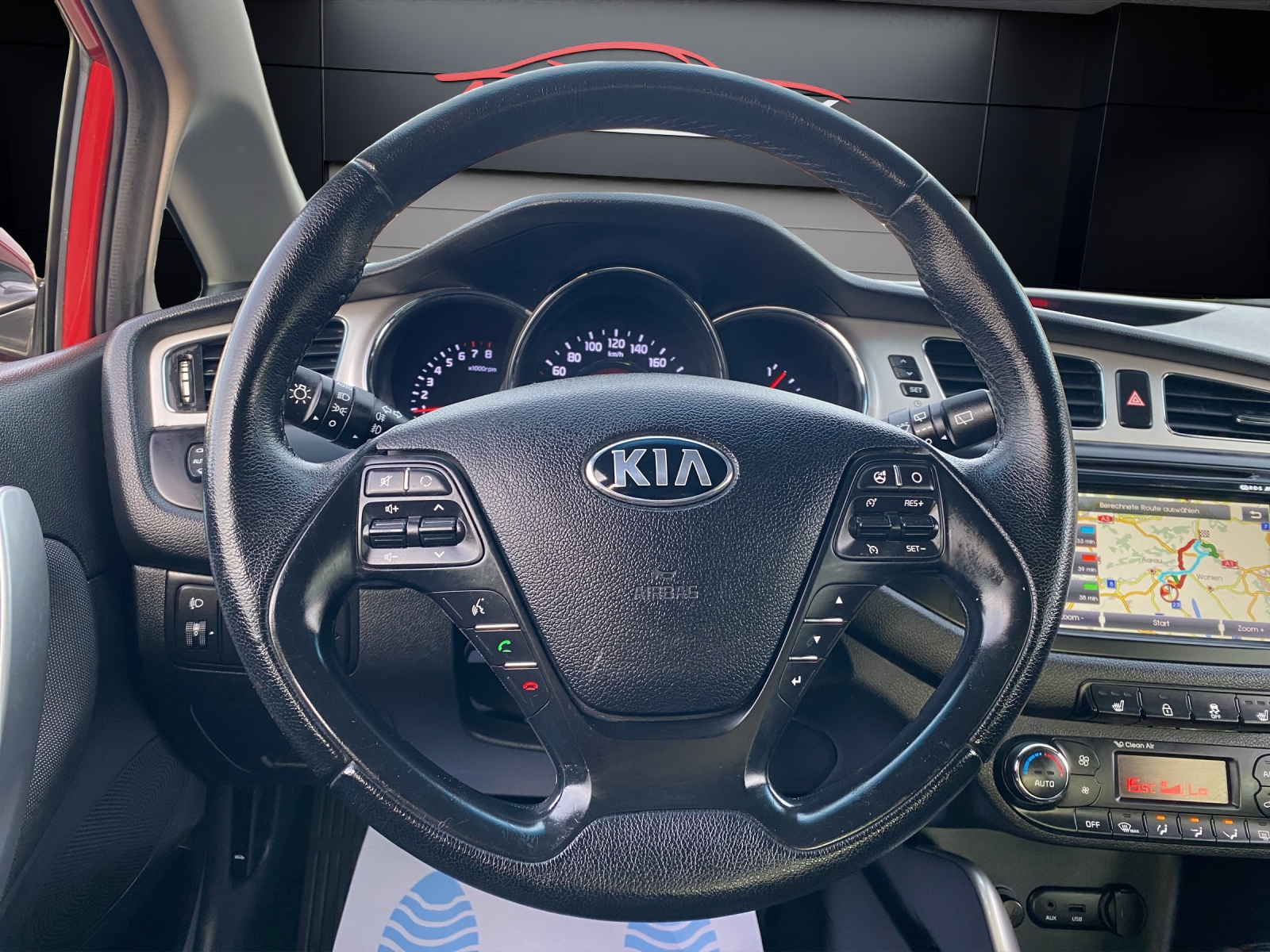 KIA Ceed 1.6 Benzin 135-PS GDi Style DCT Automat | Frisch MFK & Service | Vollausstattung | 8-fach bereift-image-13