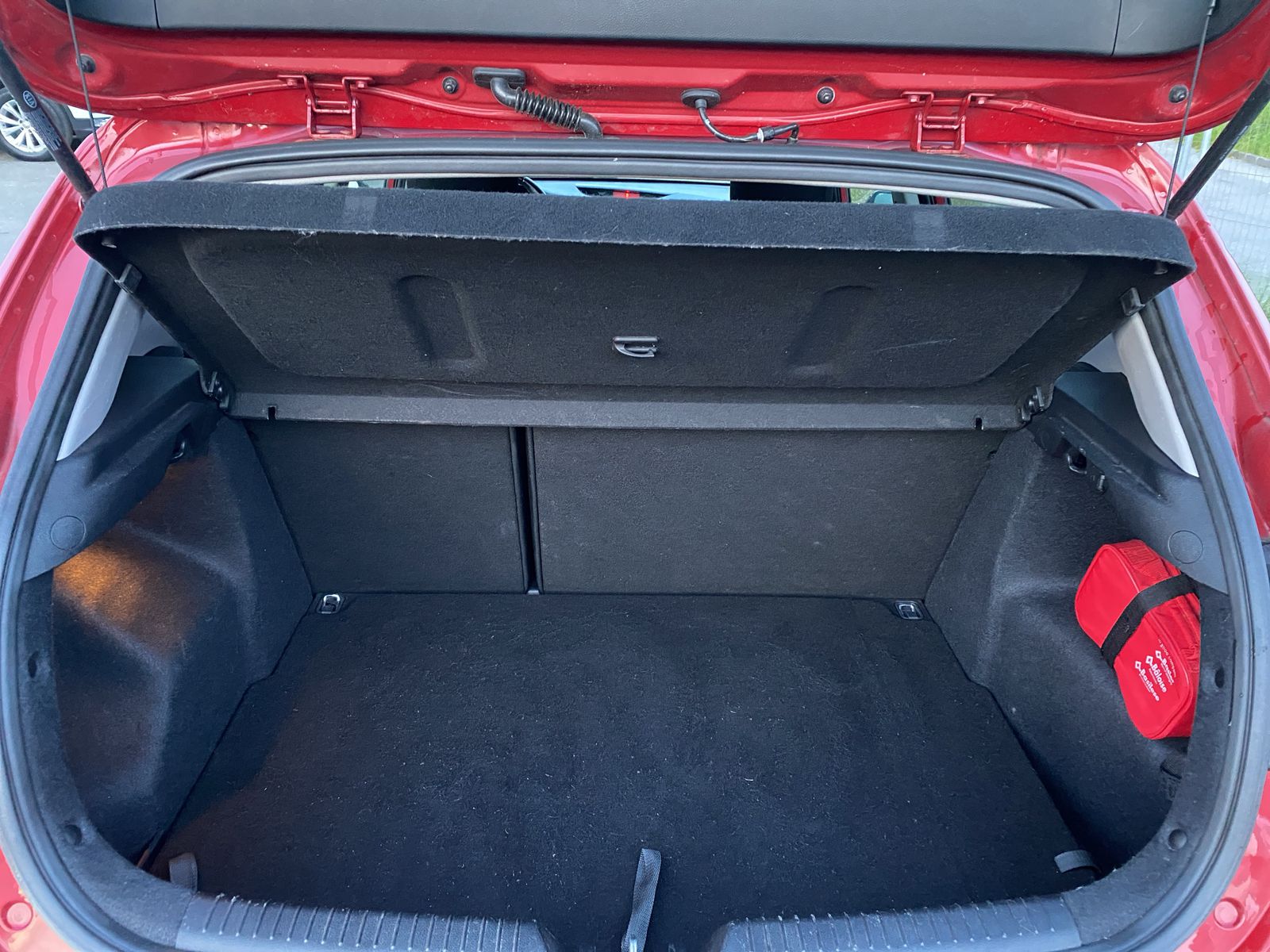 KIA Ceed 1.6 Benzin 135-PS GDi Style DCT Automat | Frisch MFK & Service | Vollausstattung | 8-fach bereift-image-8