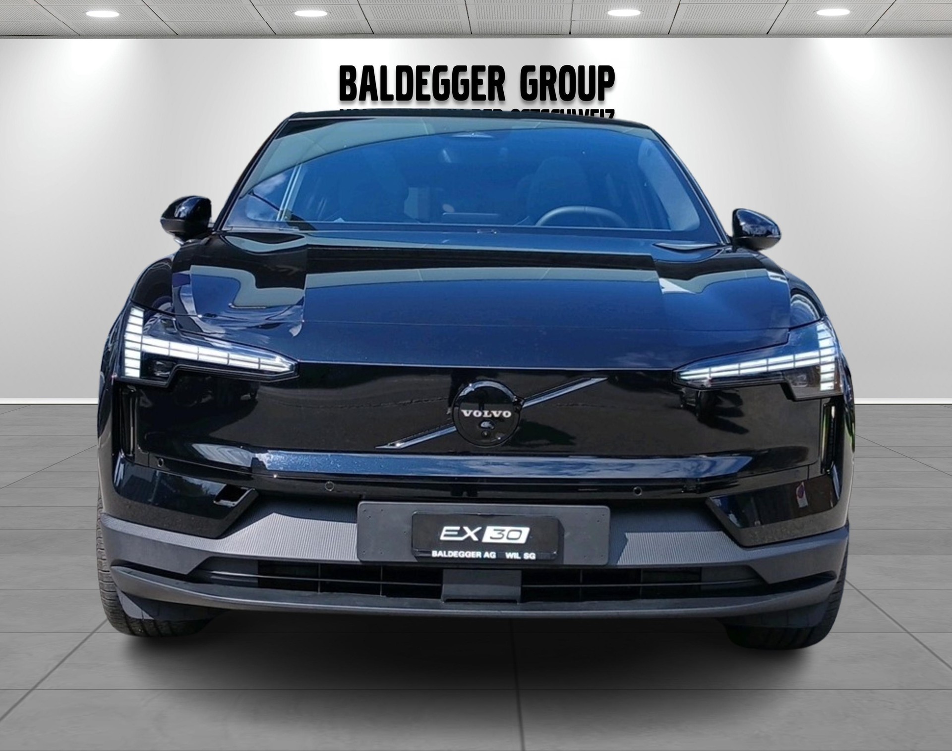 VOLVO EX 30 E60 Plus Swiss Black Edit-image-7