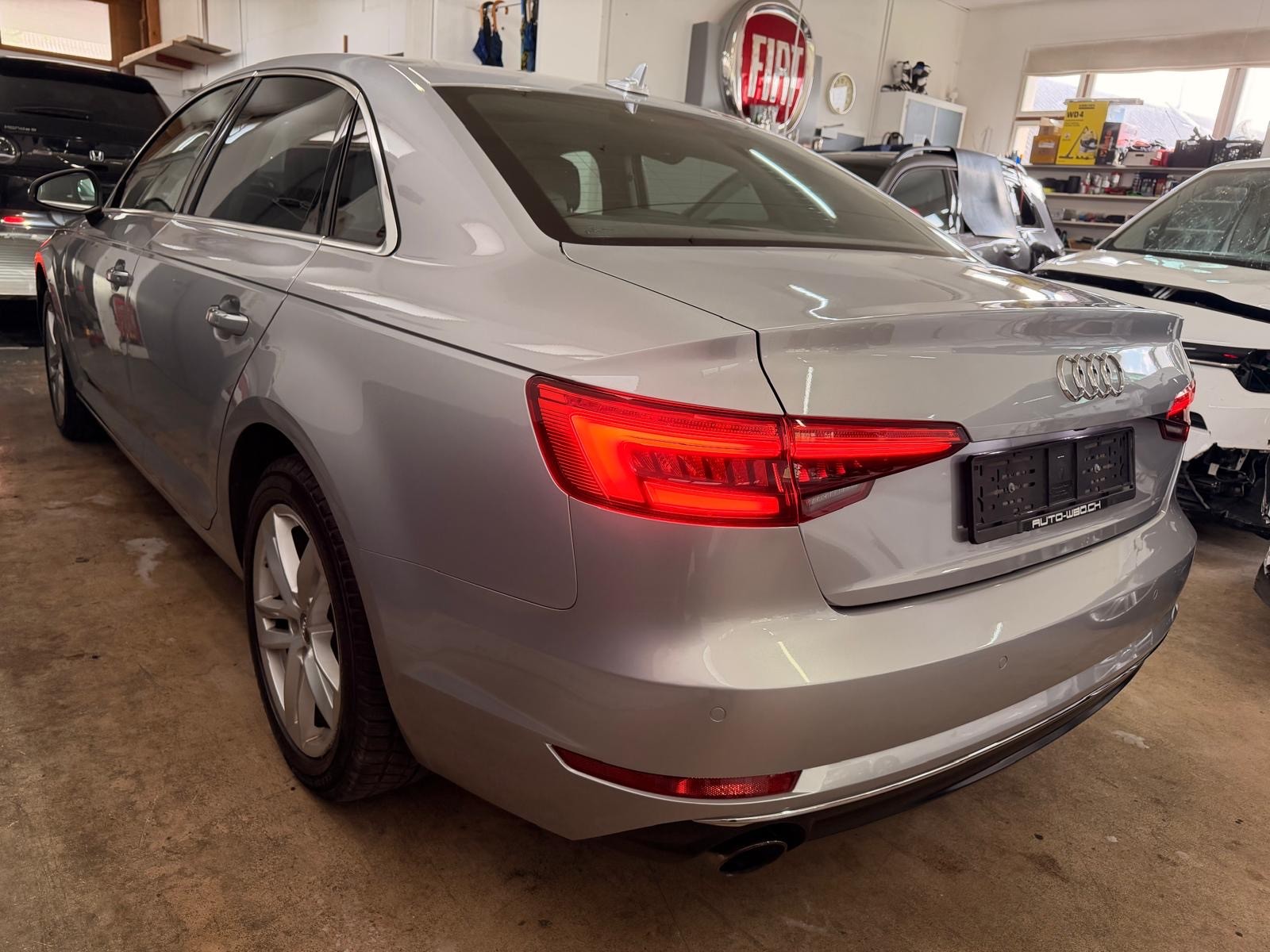AUDI A4 Limousine 2.0 TFSI Design-image-2