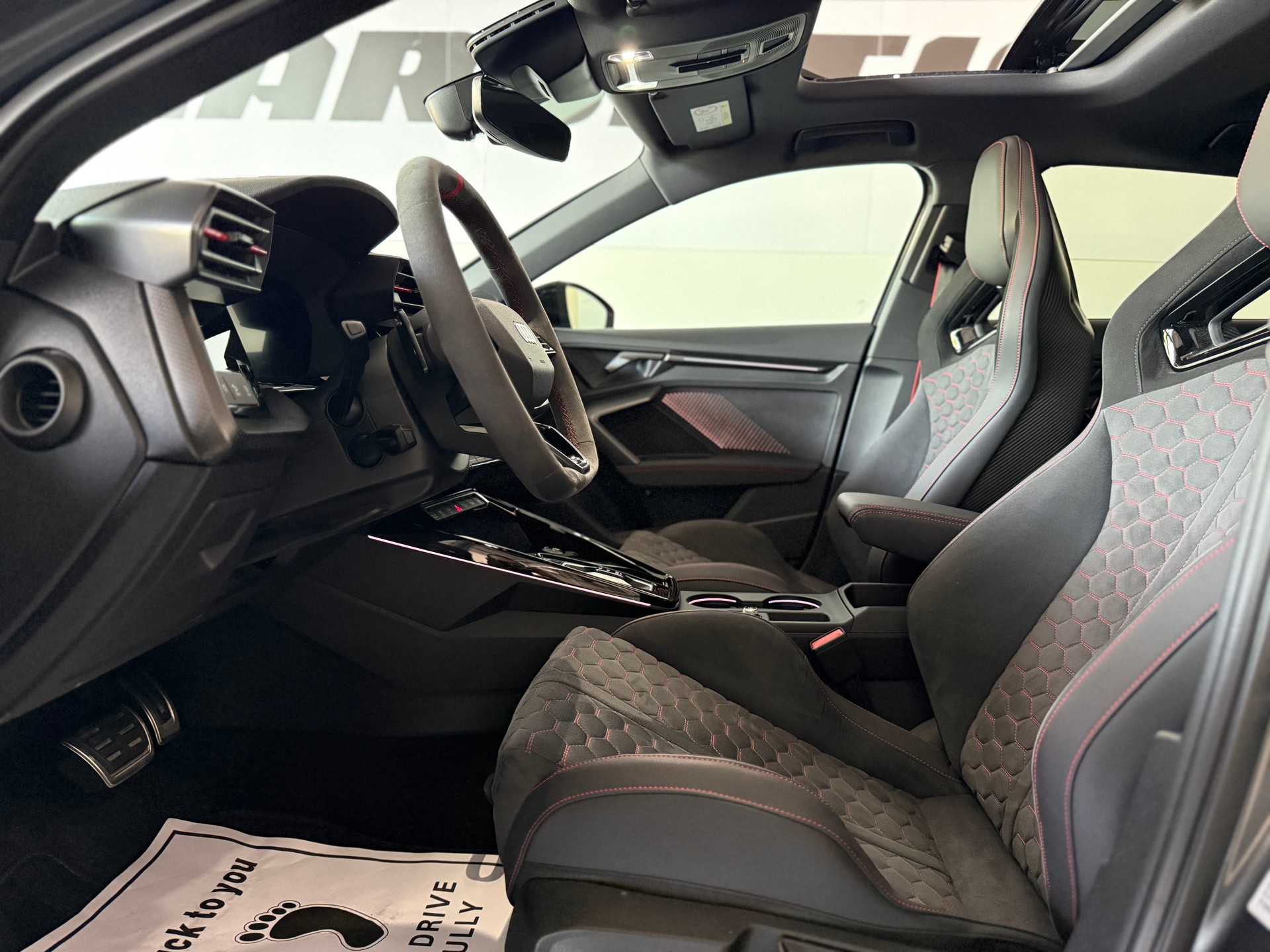 AUDI RS3 Sportback 2.5 TSI quattro S-tronic-image-16