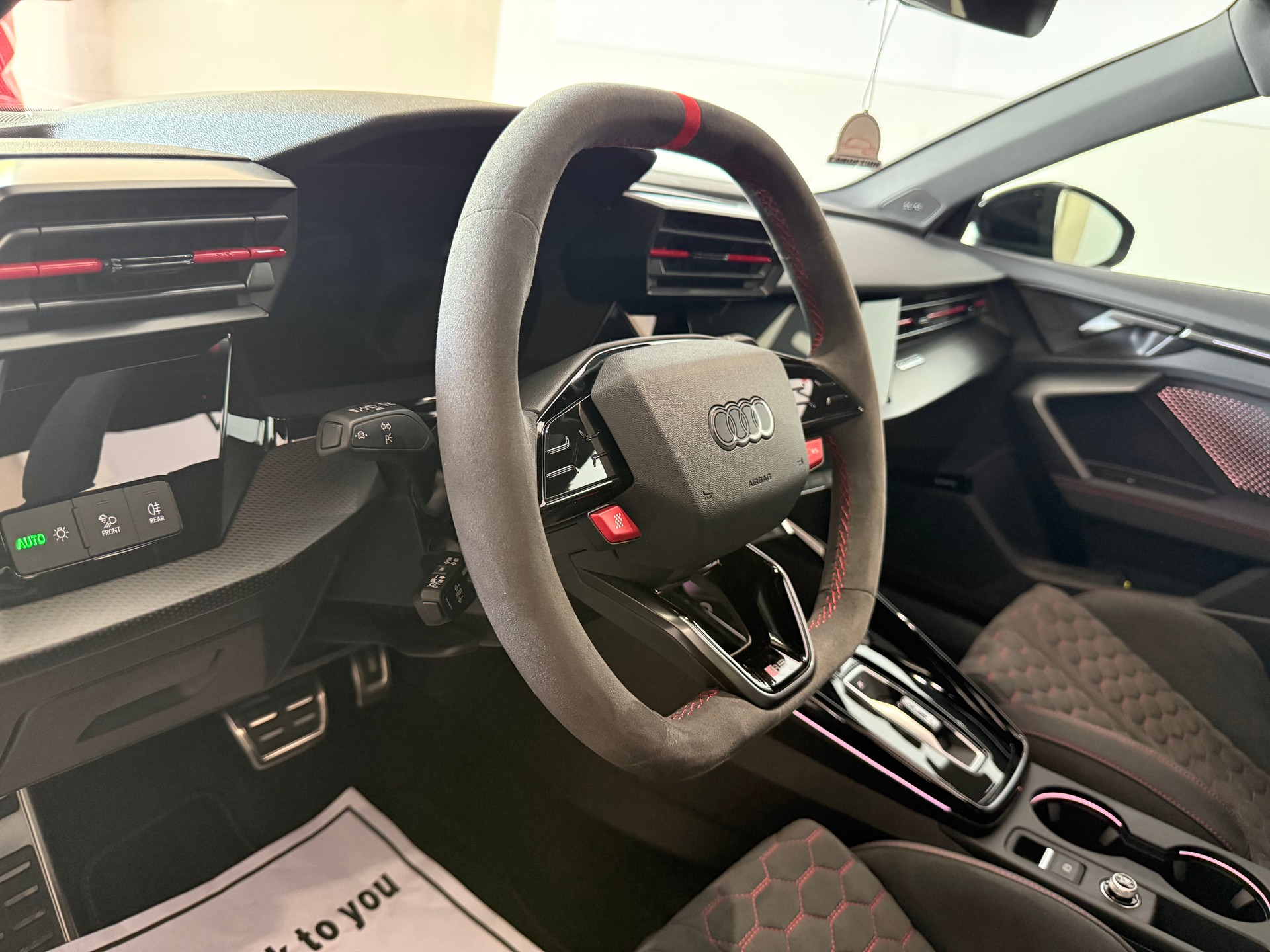 AUDI RS3 Sportback 2.5 TSI quattro S-tronic-image-19