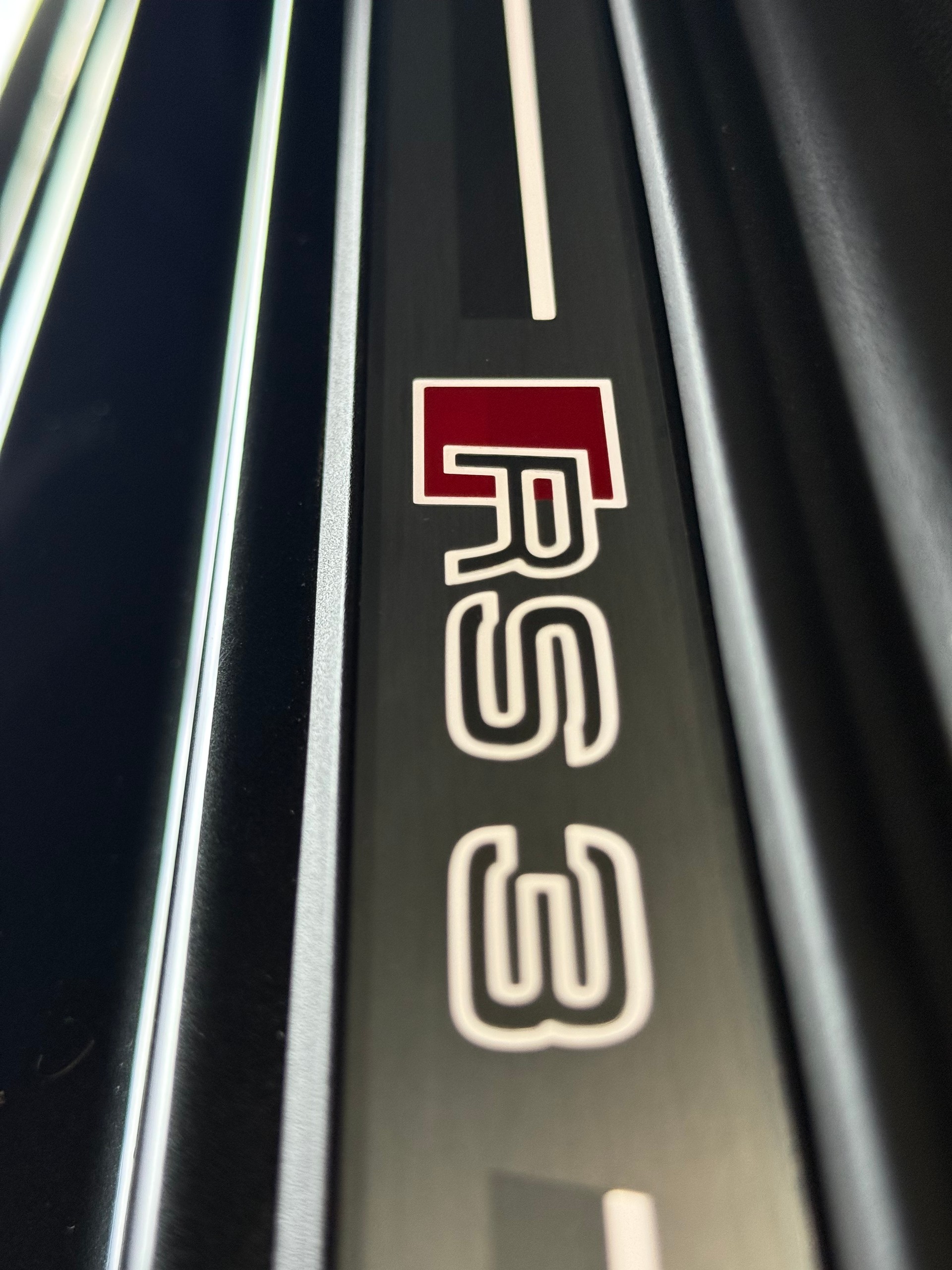 AUDI RS3 Sportback 2.5 TSI quattro S-tronic-image-12