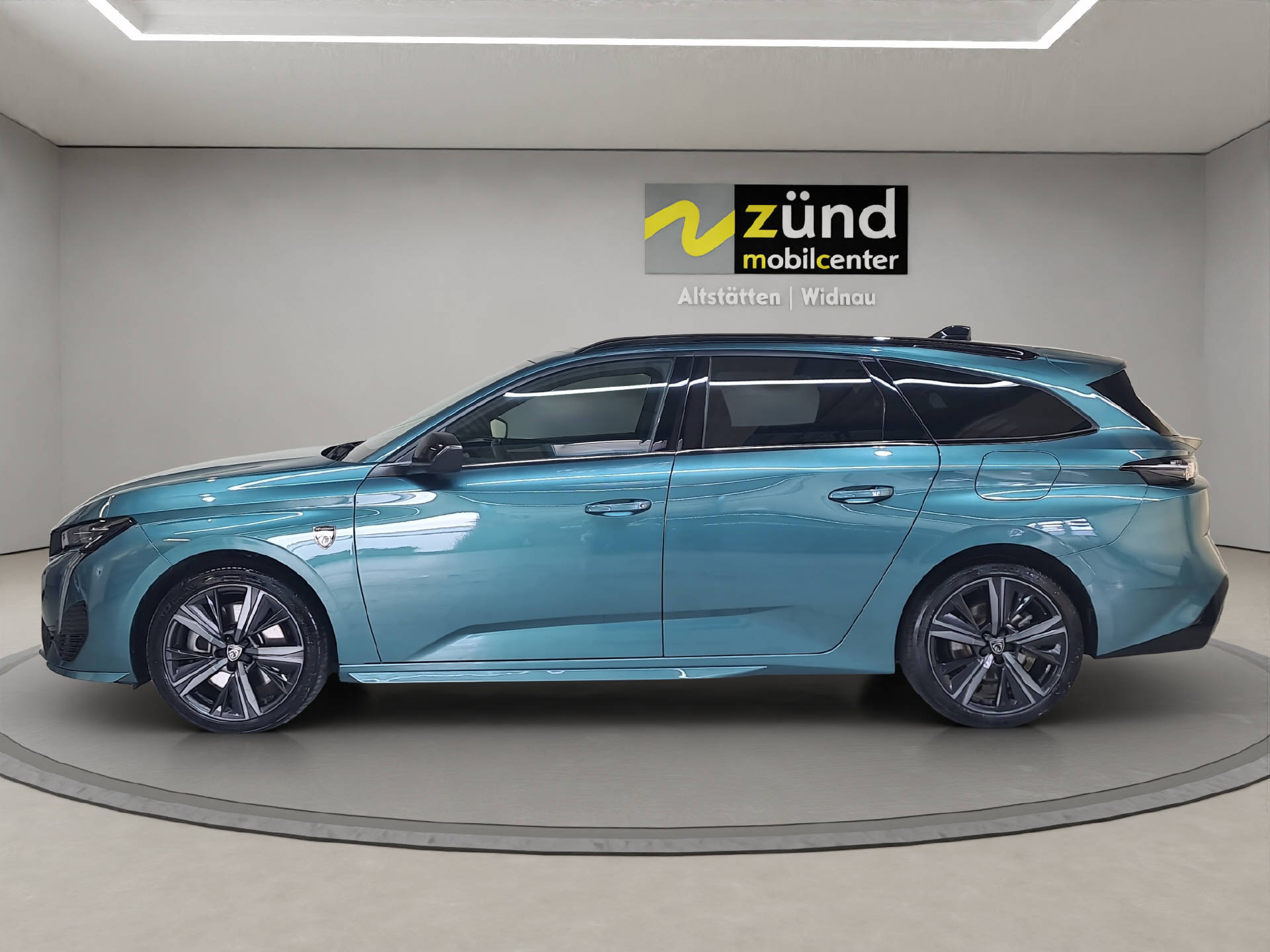 PEUGEOT 308 SW 1.6 PHEV 180 GT-image-1