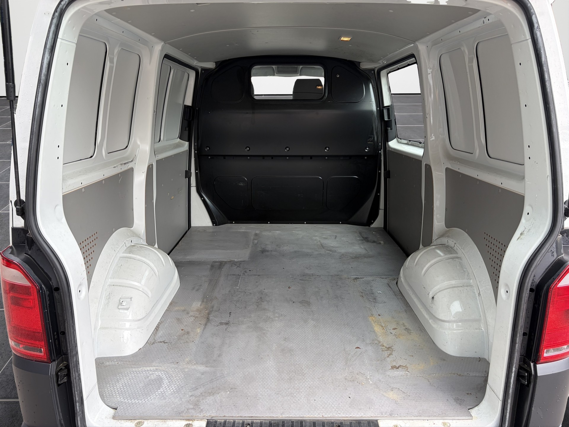 VW T6 2.0 TDI DSG-image-12