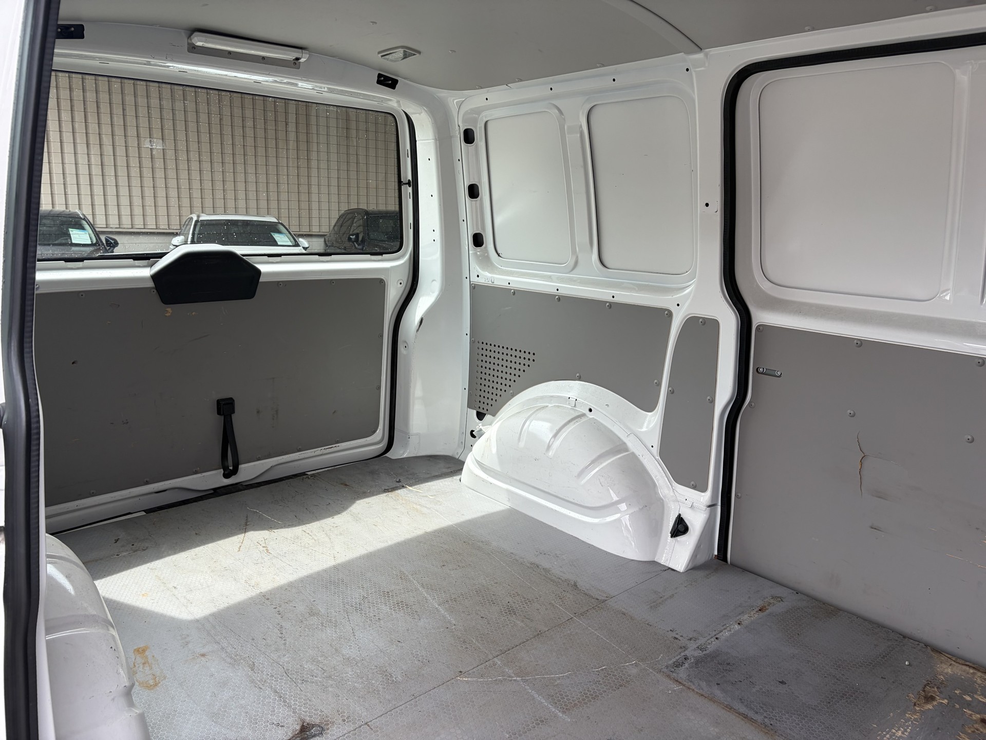 VW T6 2.0 TDI DSG-image-14