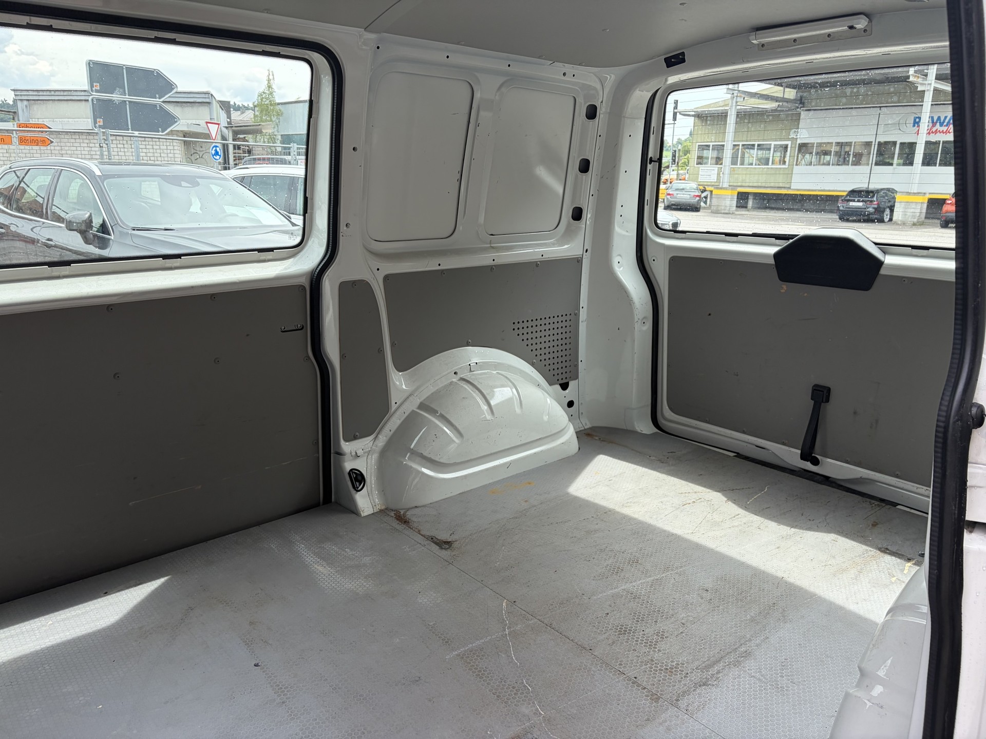 VW T6 2.0 TDI DSG-image-13