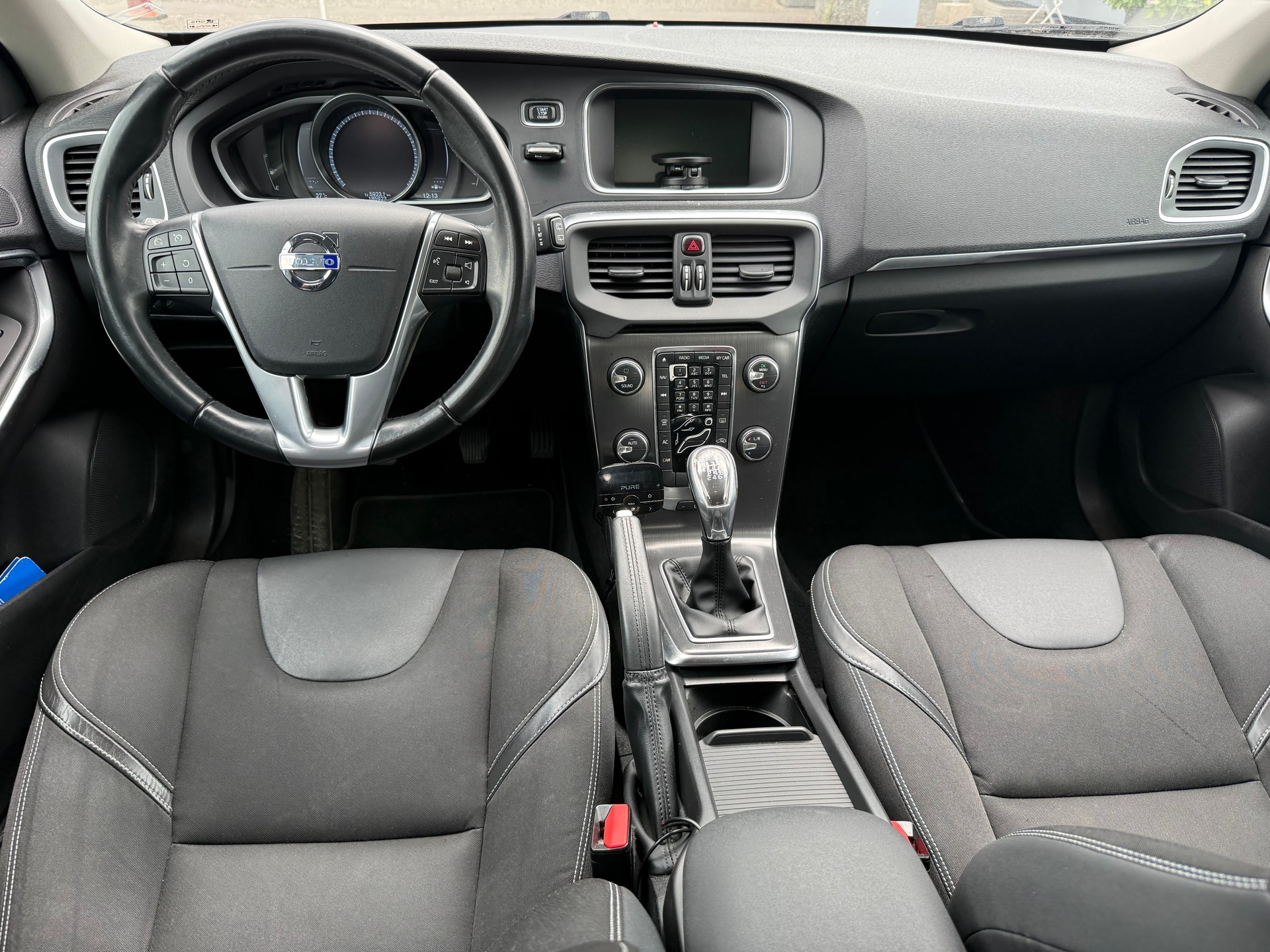 VOLVO V40 T3 Kinetic-image-5