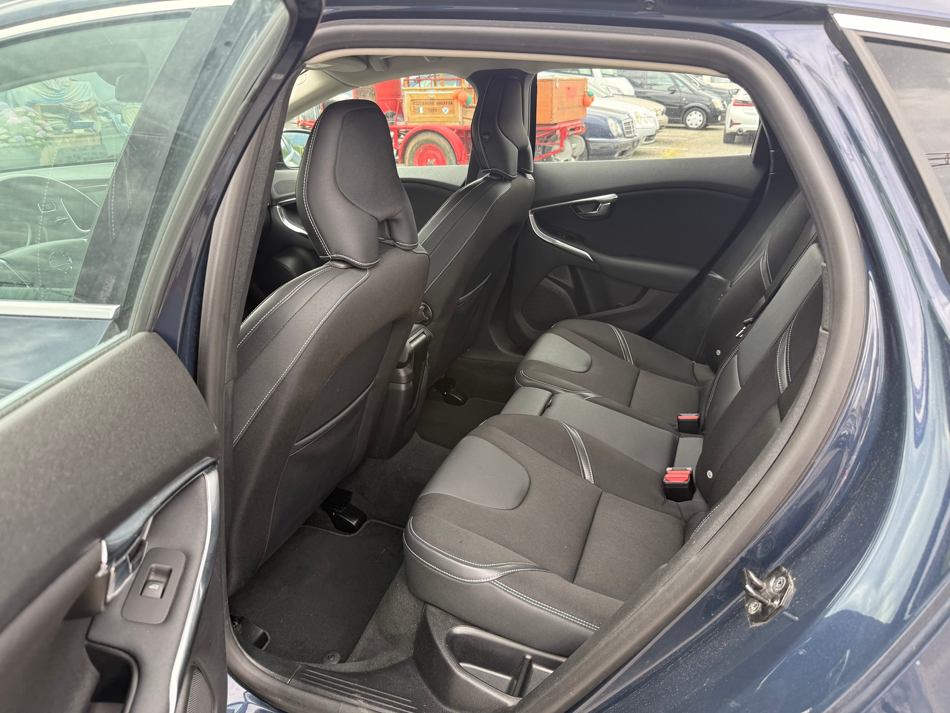 VOLVO V40 T3 Kinetic-image-7