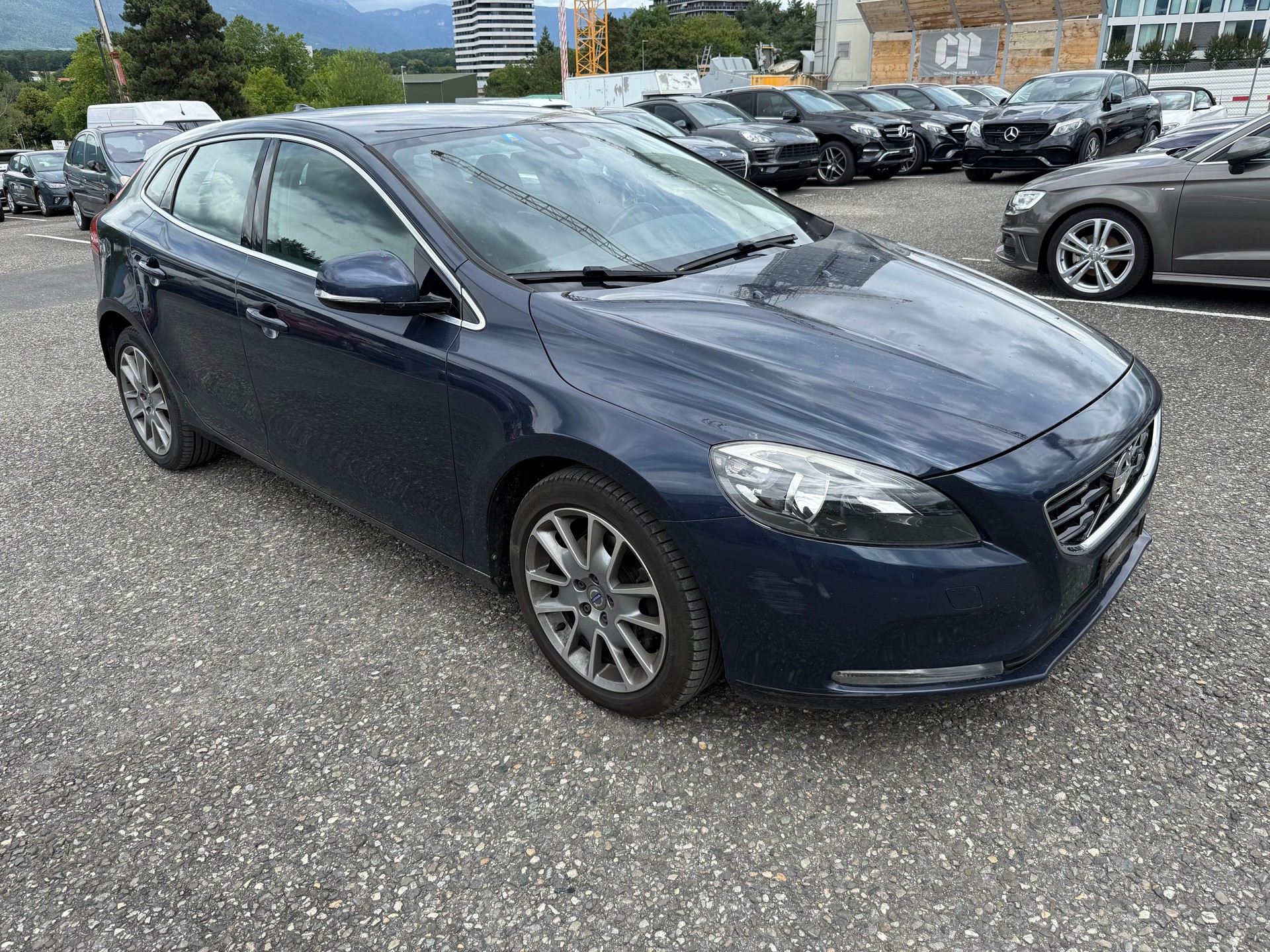 VOLVO V40 T3 Kinetic-image-1