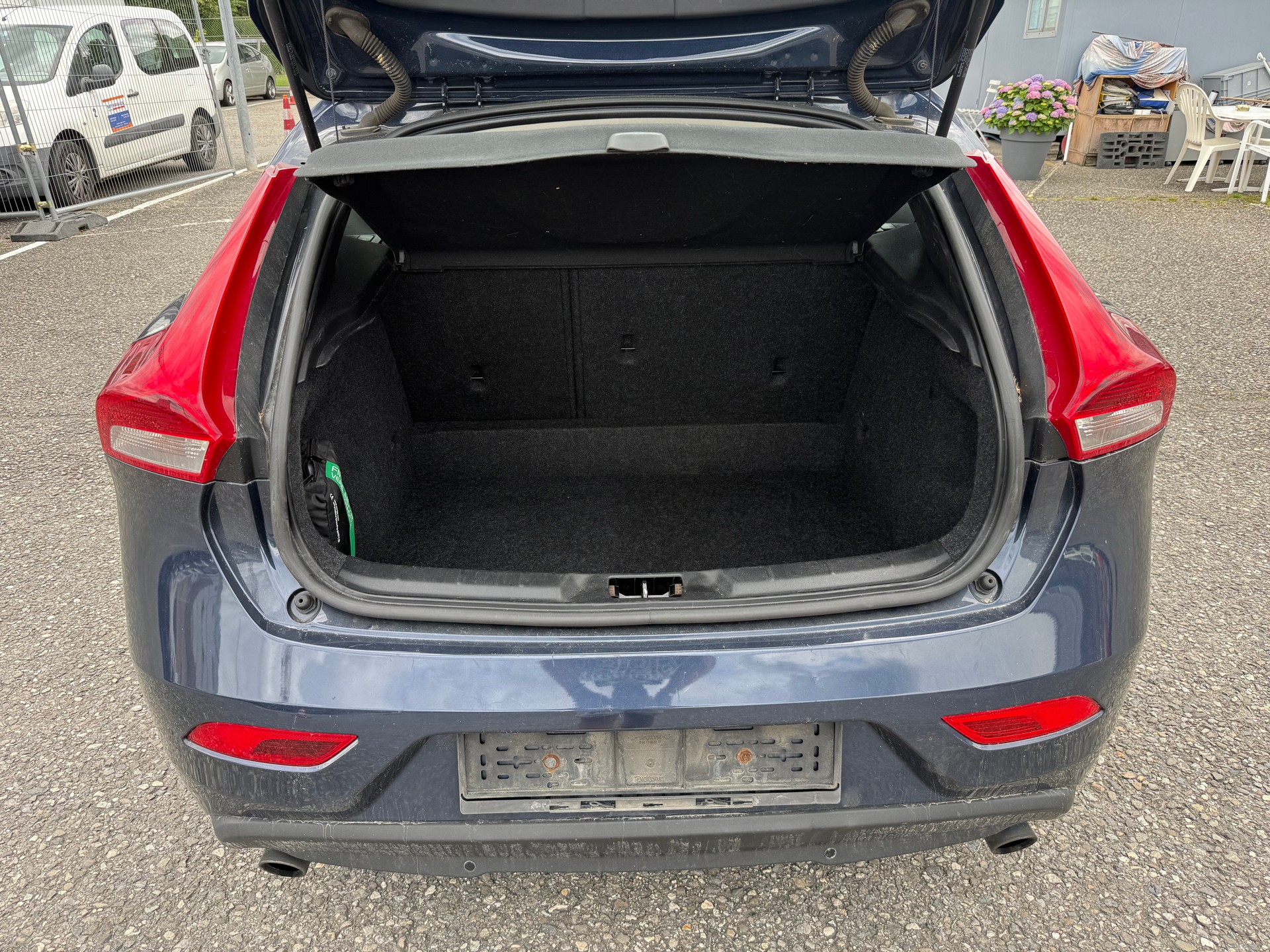 VOLVO V40 T3 Kinetic-image-4