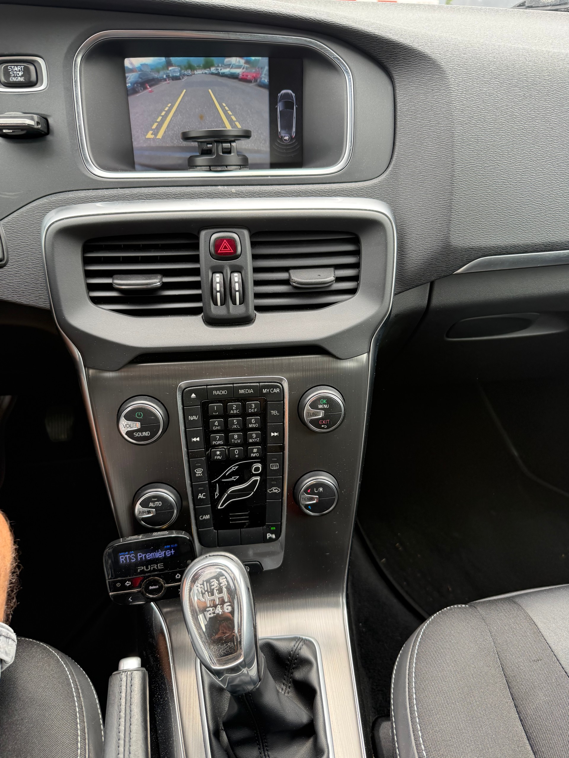 VOLVO V40 T3 Kinetic-image-8
