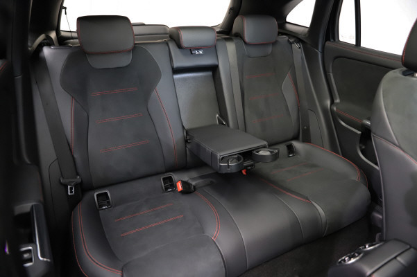 MERCEDES-BENZ EQA 250-image-10