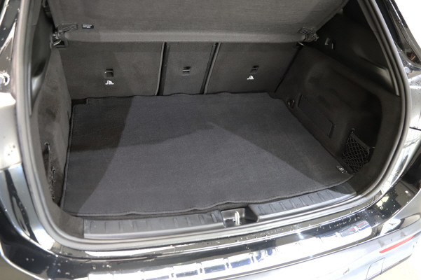 MERCEDES-BENZ EQA 250-image-11