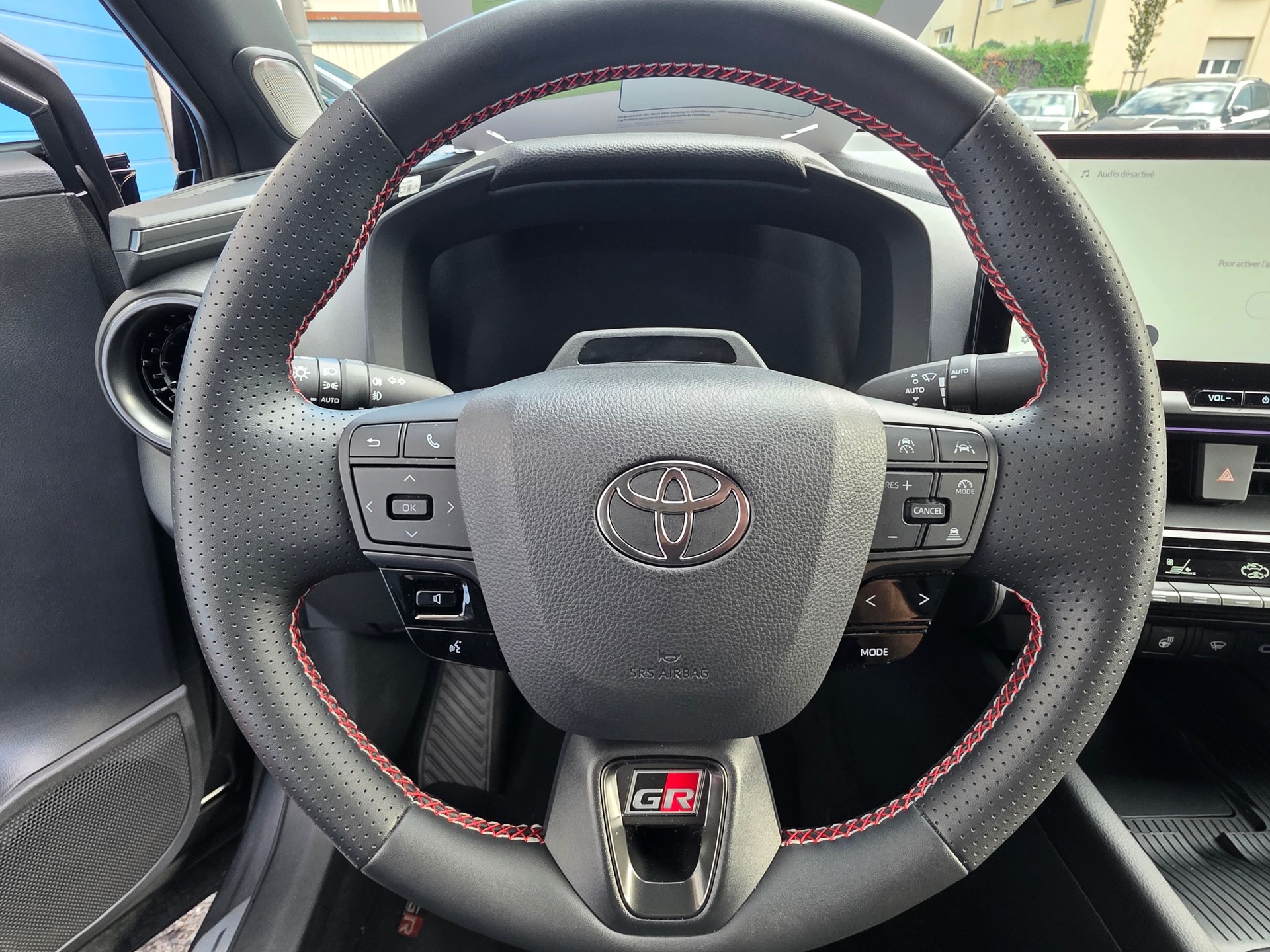 TOYOTA C-HR 2.0 PHEV CVT GR Sport Premire-image-16