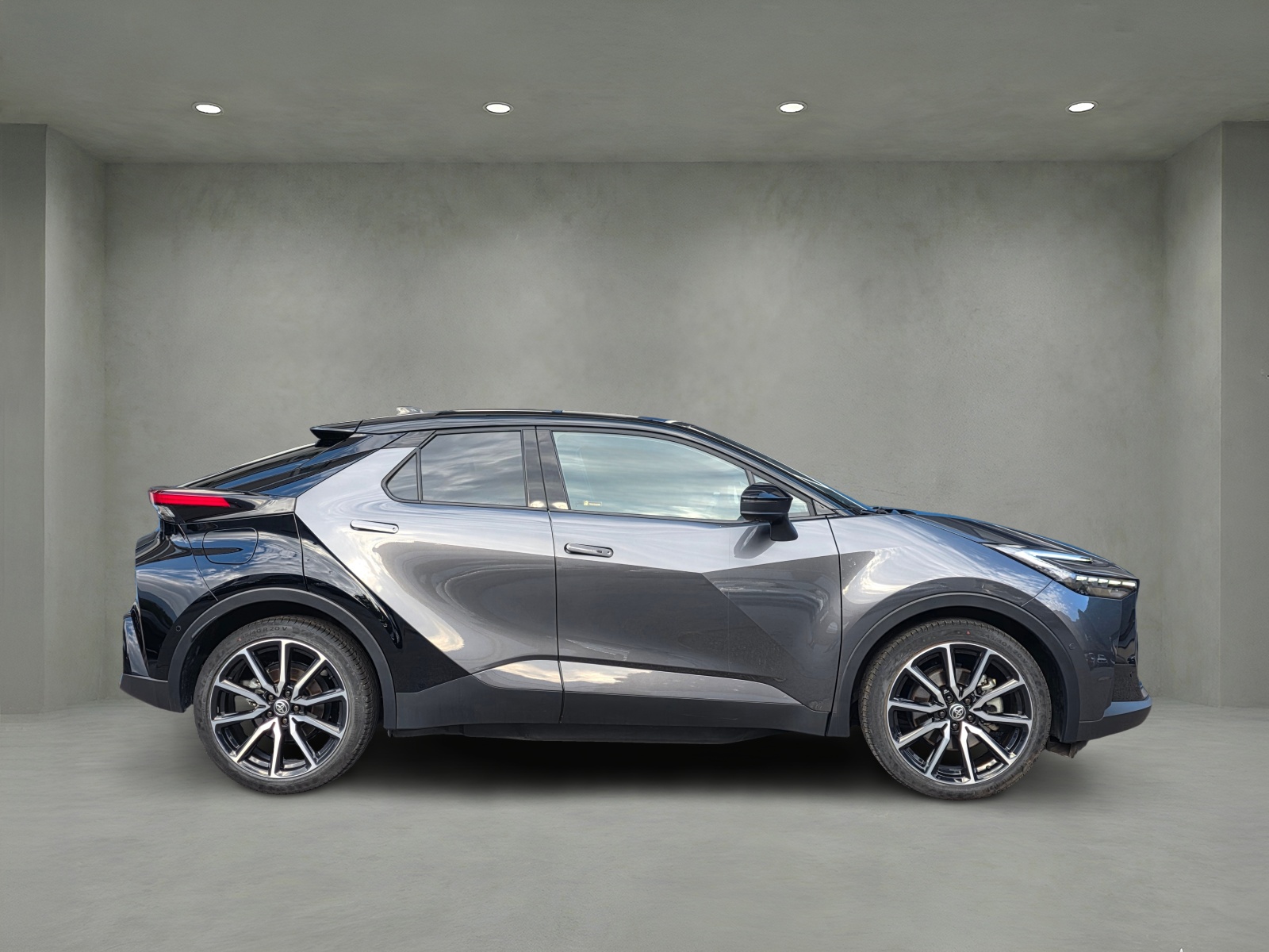TOYOTA C-HR 2.0 PHEV CVT GR Sport Premire-image-8