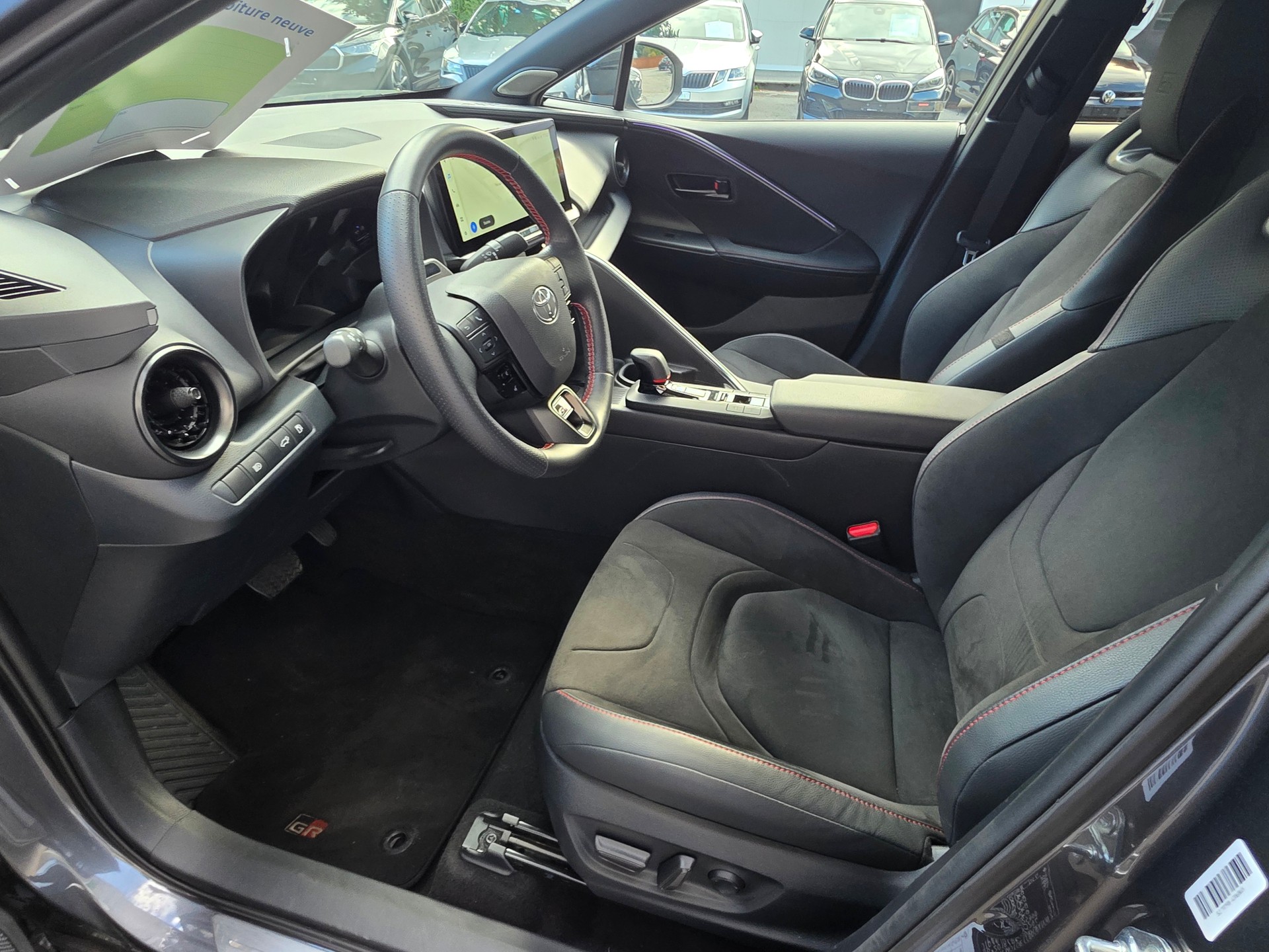 TOYOTA C-HR 2.0 PHEV CVT GR Sport Premire-image-11