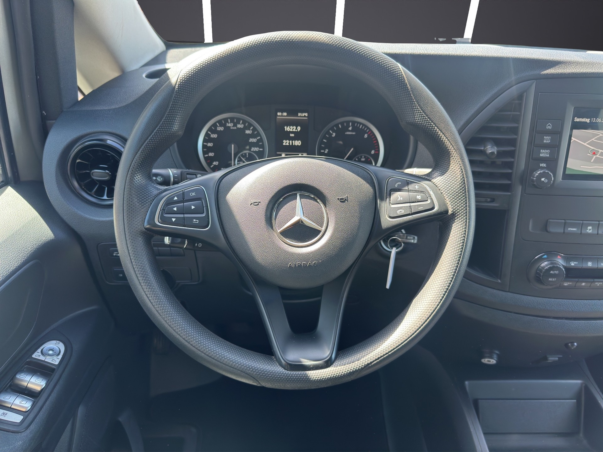 MERCEDES-BENZ Vito 119 CDI Lang Pro Tourer 4Matic9G-Tronic-image-21