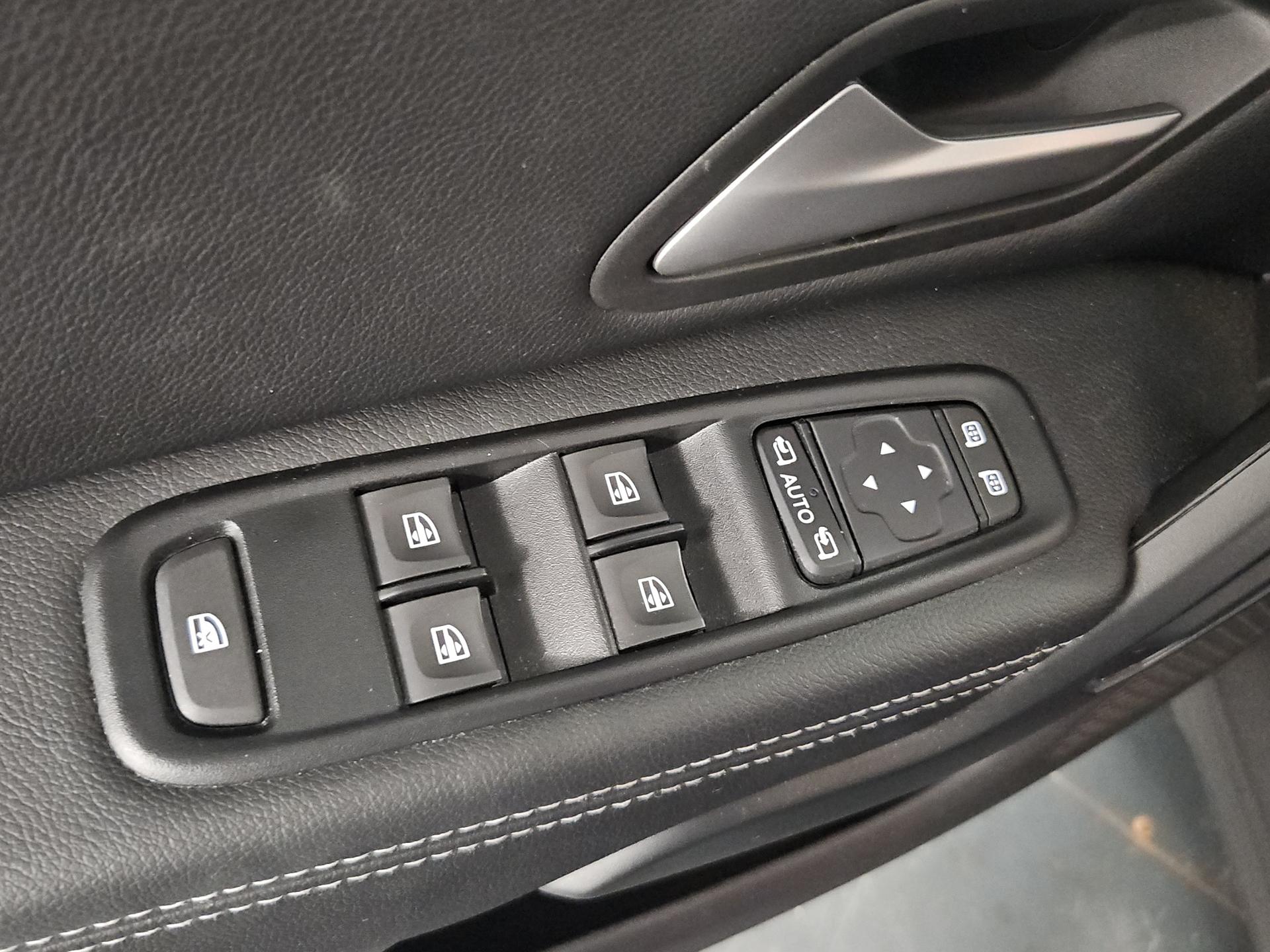 DACIA Duster TCe 150 Journey+ 4x4-image-20