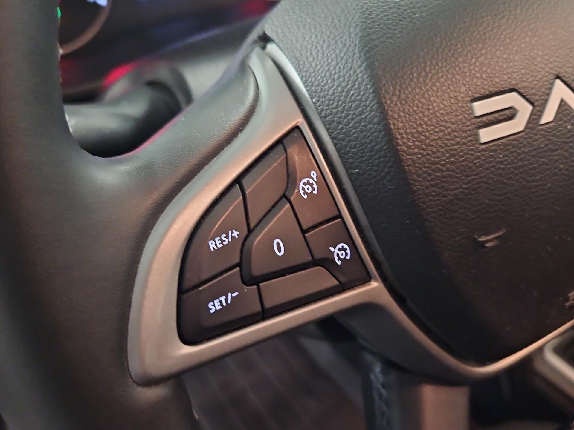DACIA Duster TCe 150 Journey+ 4x4-image-22