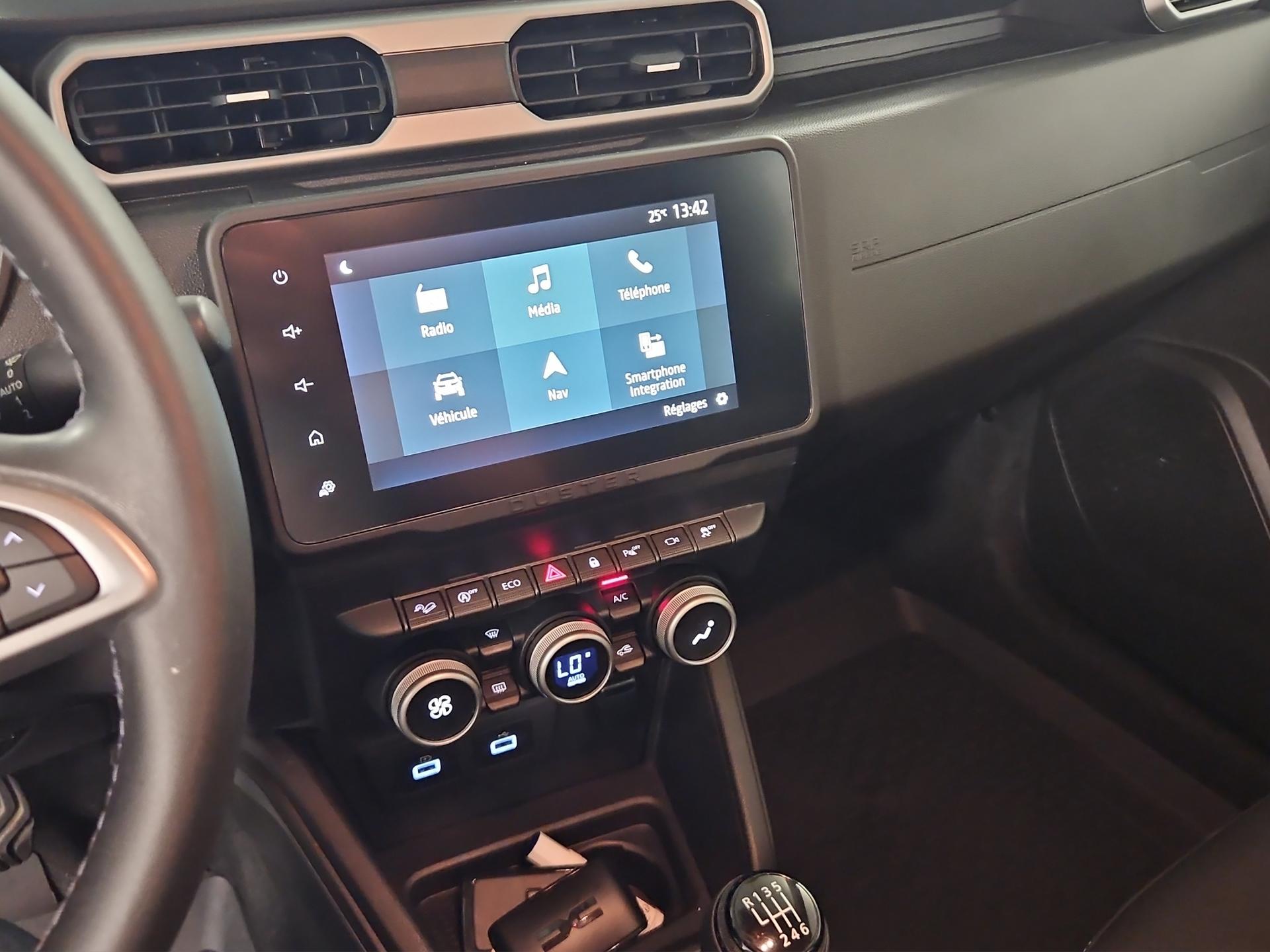 DACIA Duster TCe 150 Journey+ 4x4-image-11