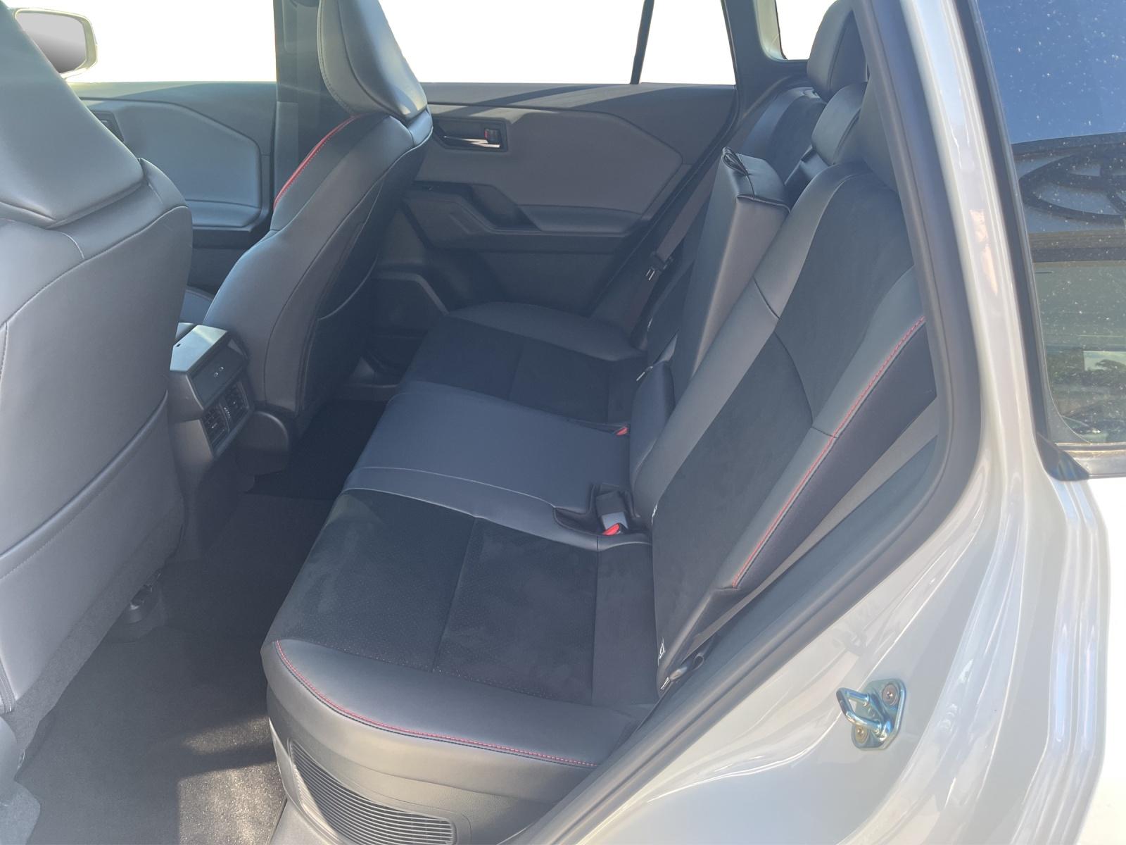 TOYOTA RAV4 2.5 HEV GR Sport-image-11