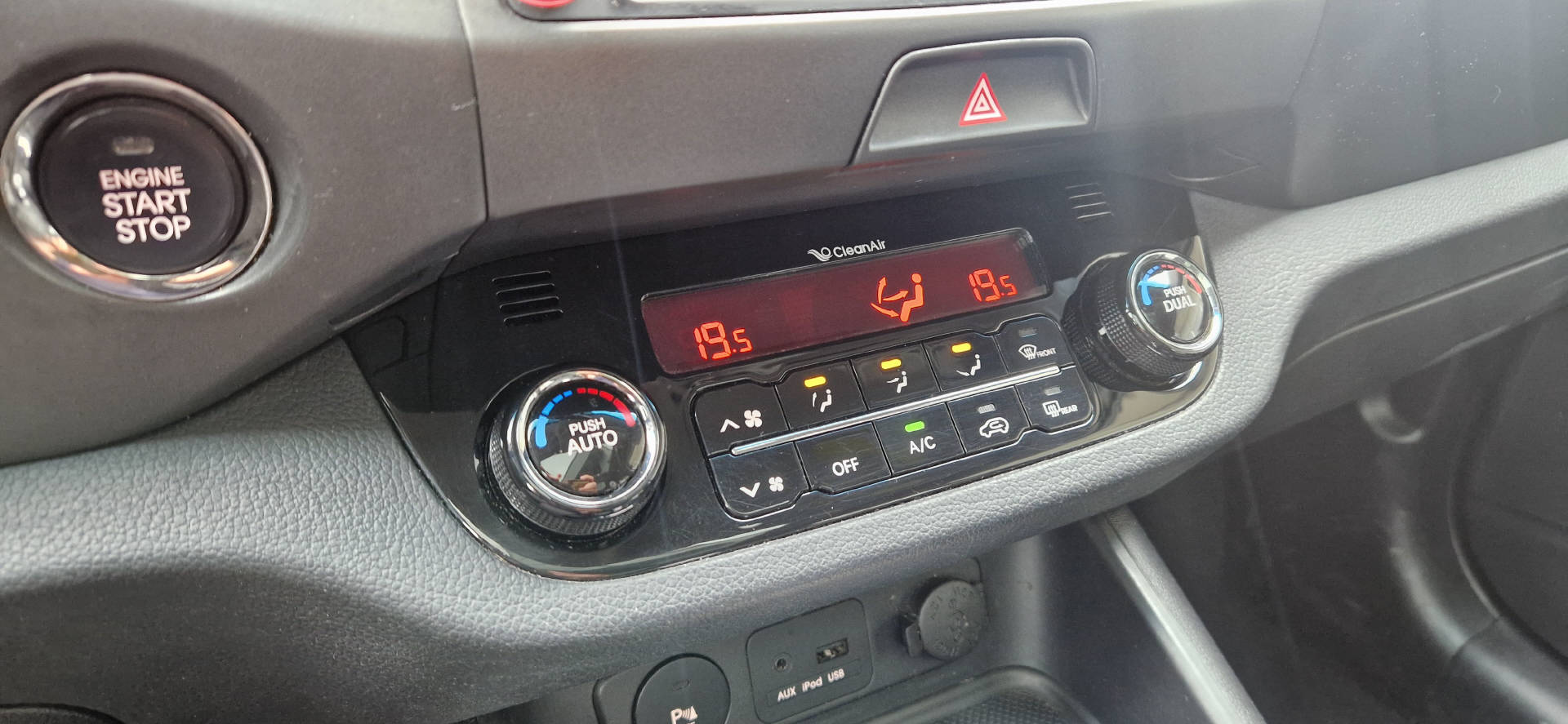 KIA Sportage 2.0 CRDi Style-image-9