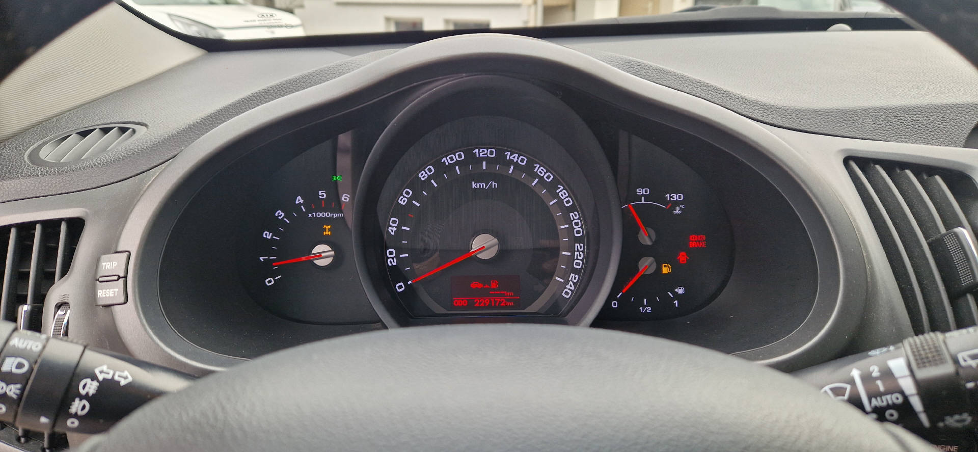 KIA Sportage 2.0 CRDi Style-image-14