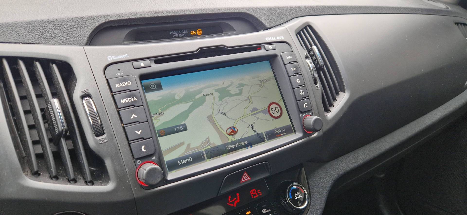 KIA Sportage 2.0 CRDi Style-image-6