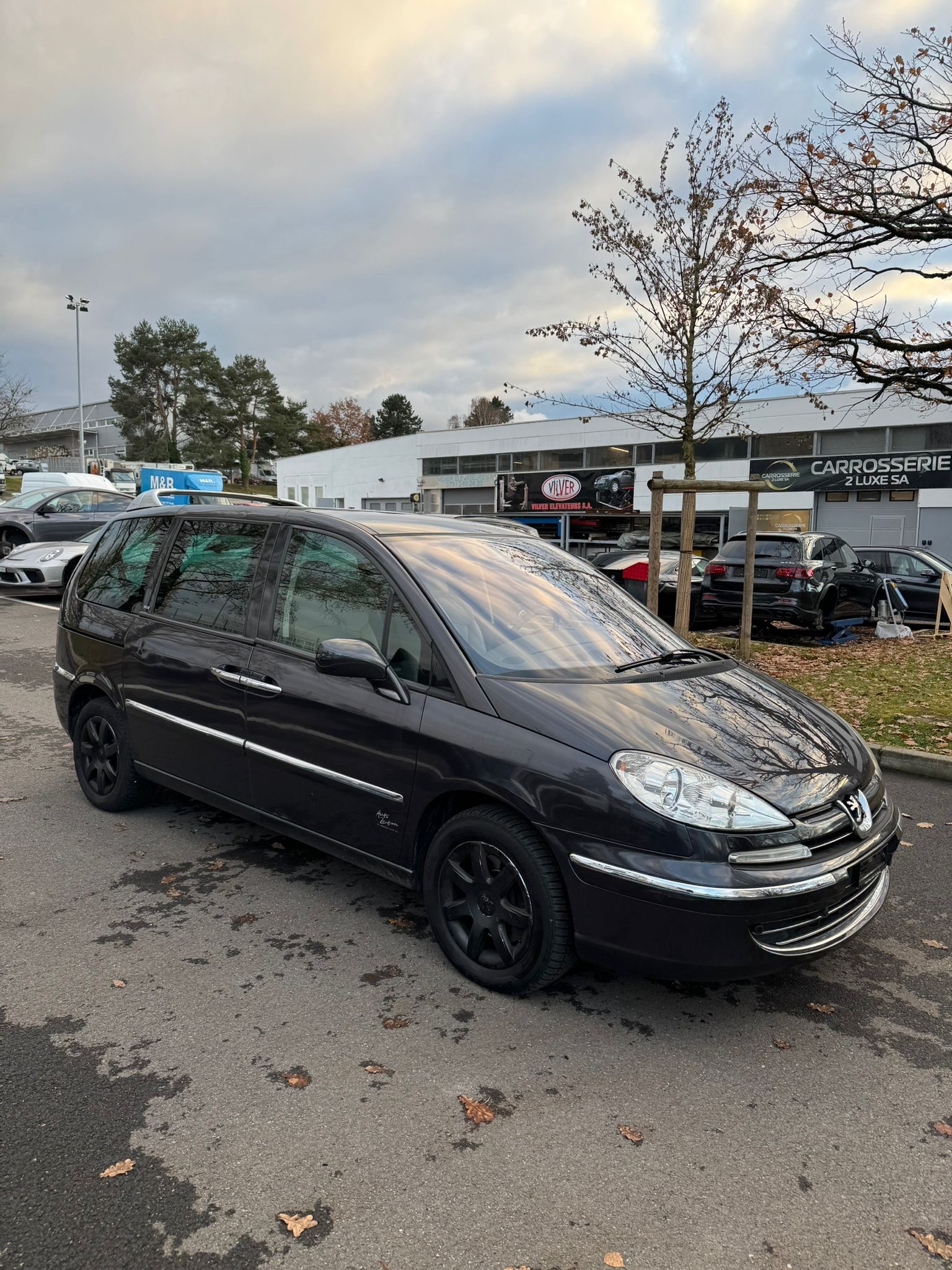 PEUGEOT 807 2.2 16V HDi Black & Silver Tiptronic - Export-image-0