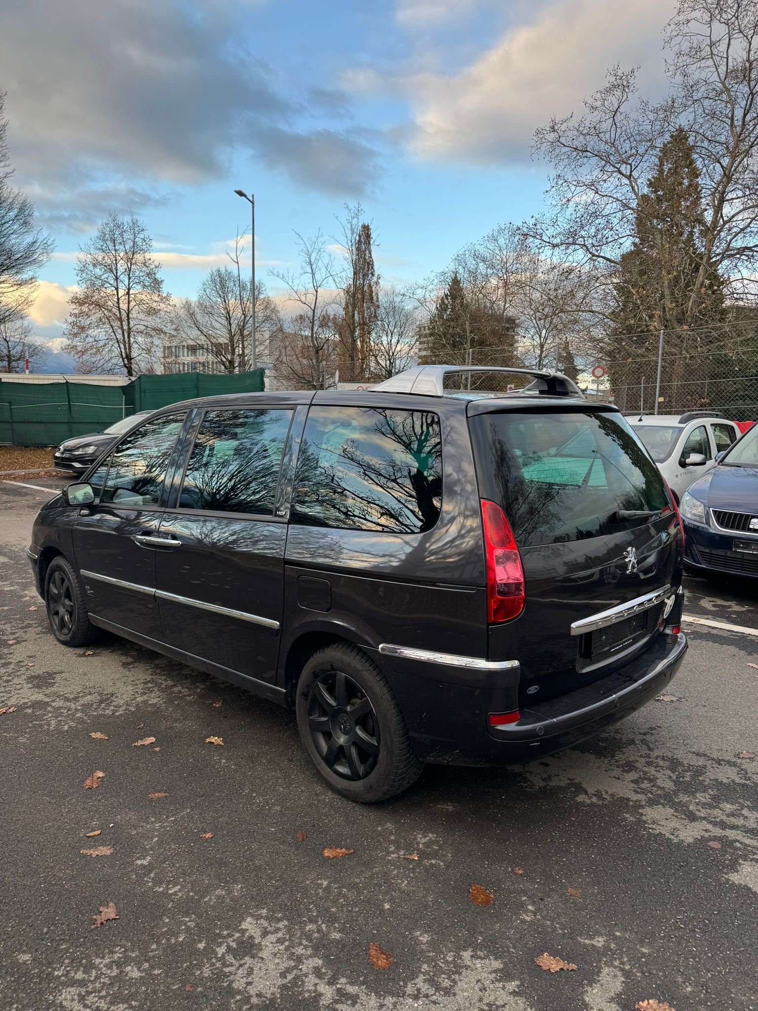 PEUGEOT 807 2.2 16V HDi Black & Silver Tiptronic - Export-image-3