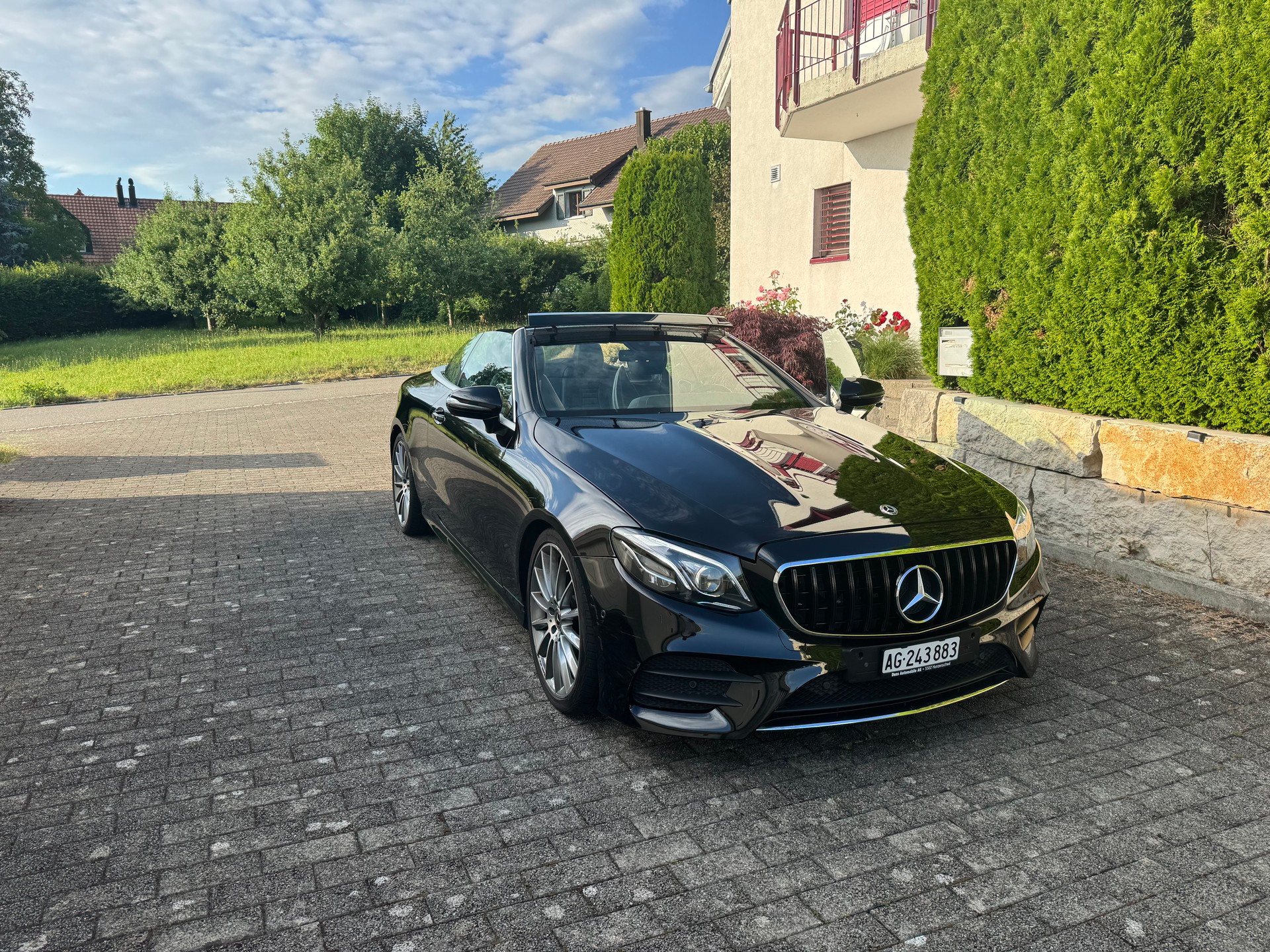 MERCEDES-BENZ E 220-image-4