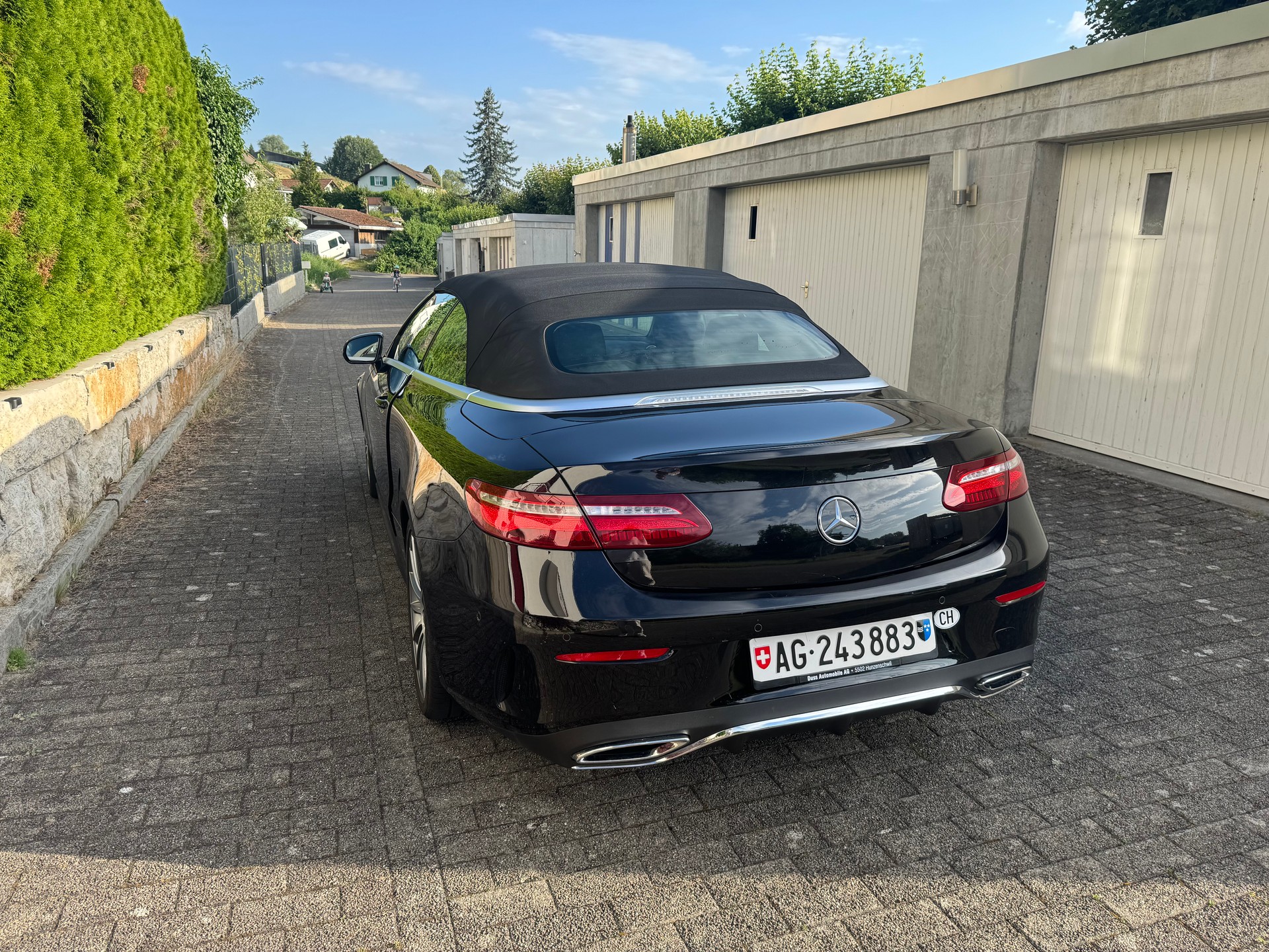 MERCEDES-BENZ E 220-image-3