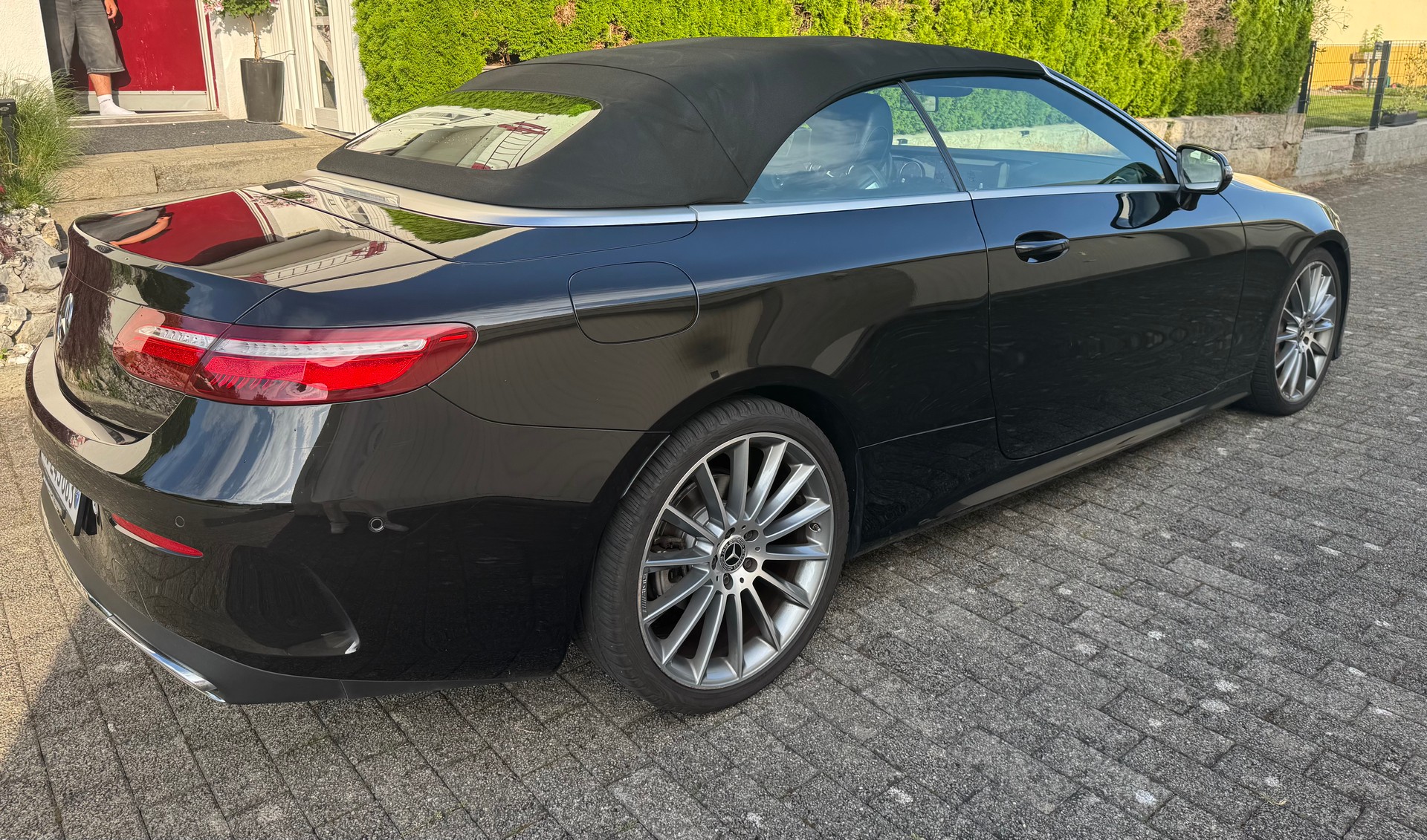 MERCEDES-BENZ E 220-image-2