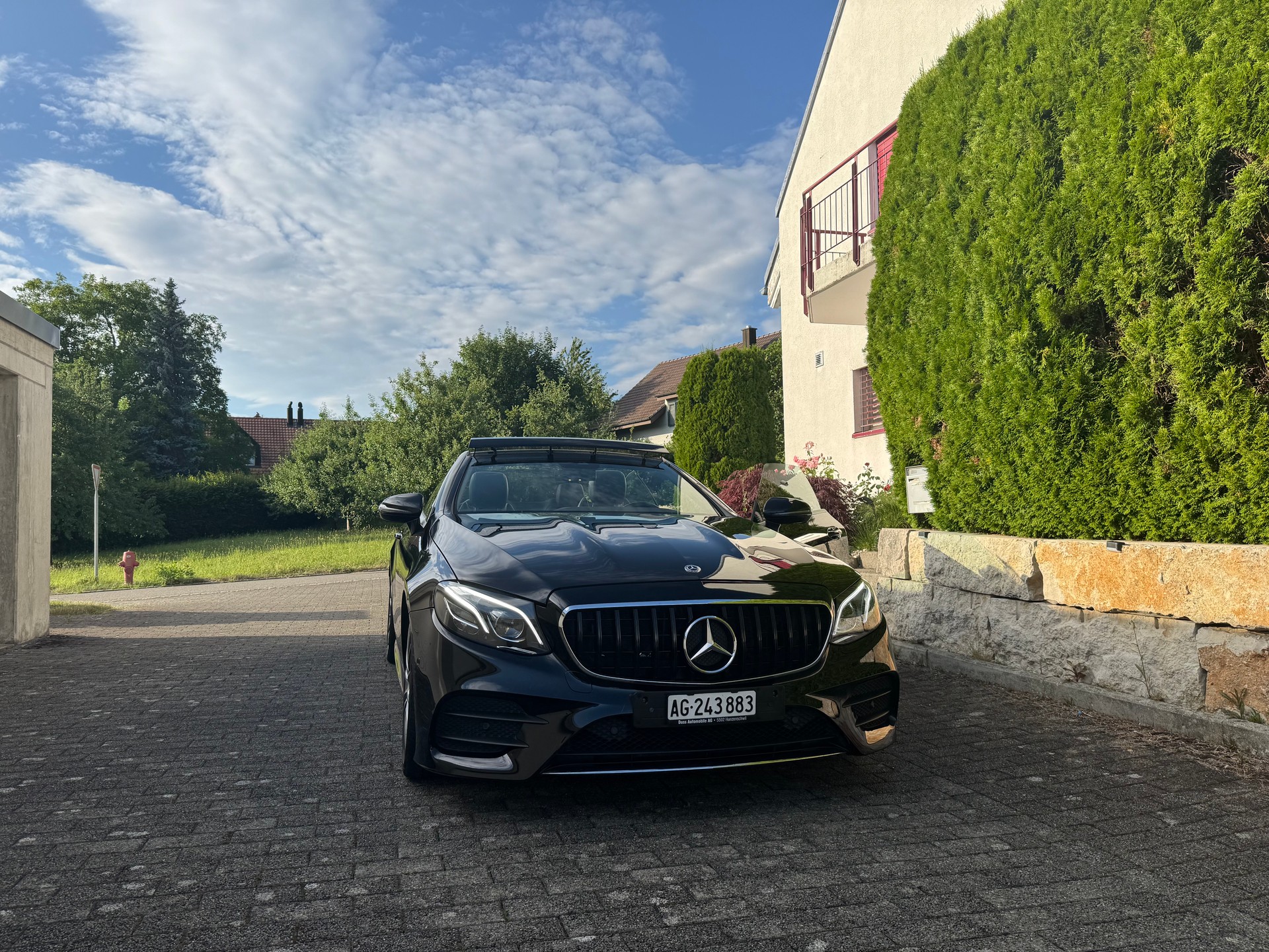 MERCEDES-BENZ E 220-image-0