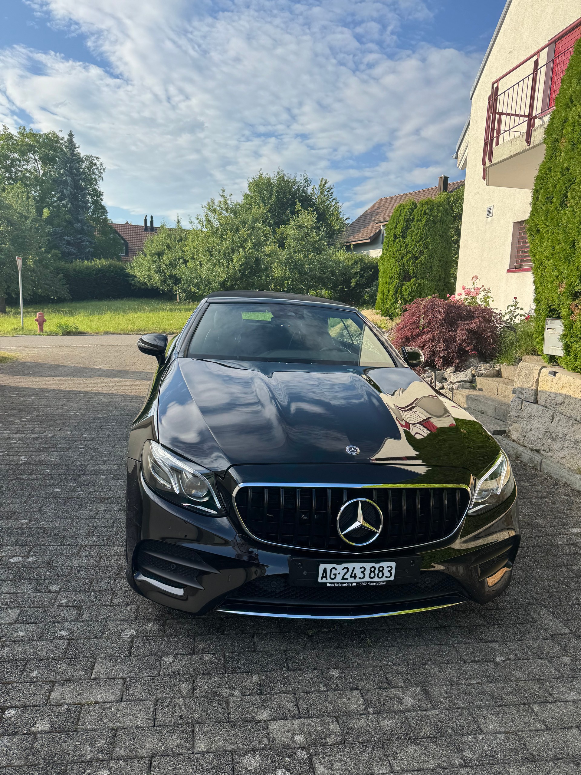 MERCEDES-BENZ E 220-image-1