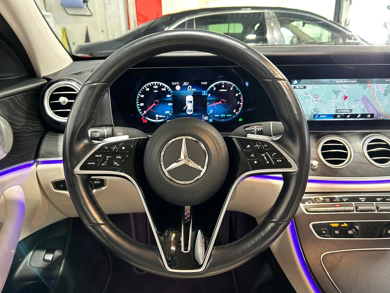 MERCEDES-BENZ E 200 Avantgarde 4matic-image-15