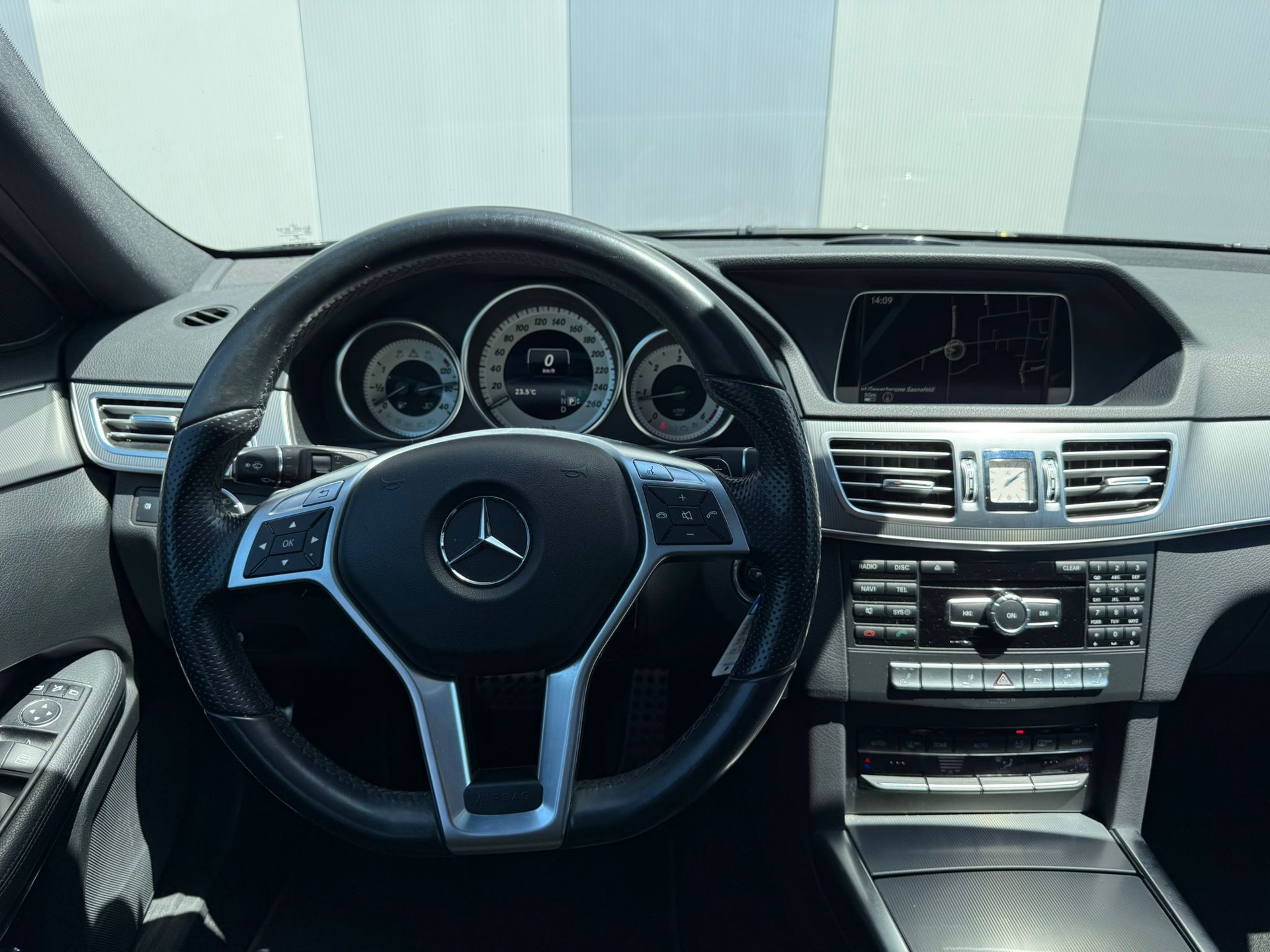 MERCEDES-BENZ E 250 CDI Avantgarde 4Matic 7G-Tronic-image-11