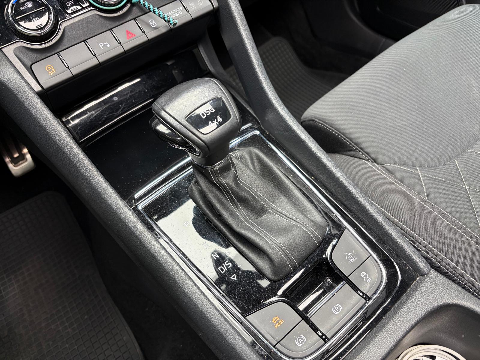 SKODA Karoq 2.0 TSI SportLine 4x4 DSG-image-22