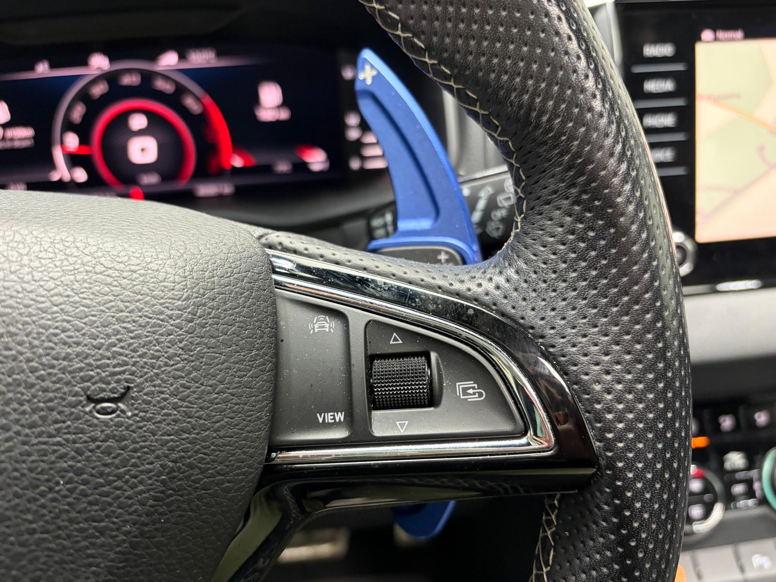 SKODA Karoq 2.0 TSI SportLine 4x4 DSG-image-15