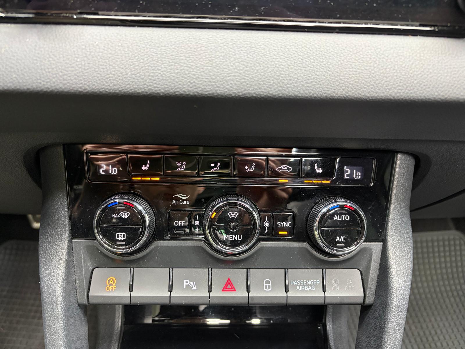 SKODA Karoq 2.0 TSI SportLine 4x4 DSG-image-21