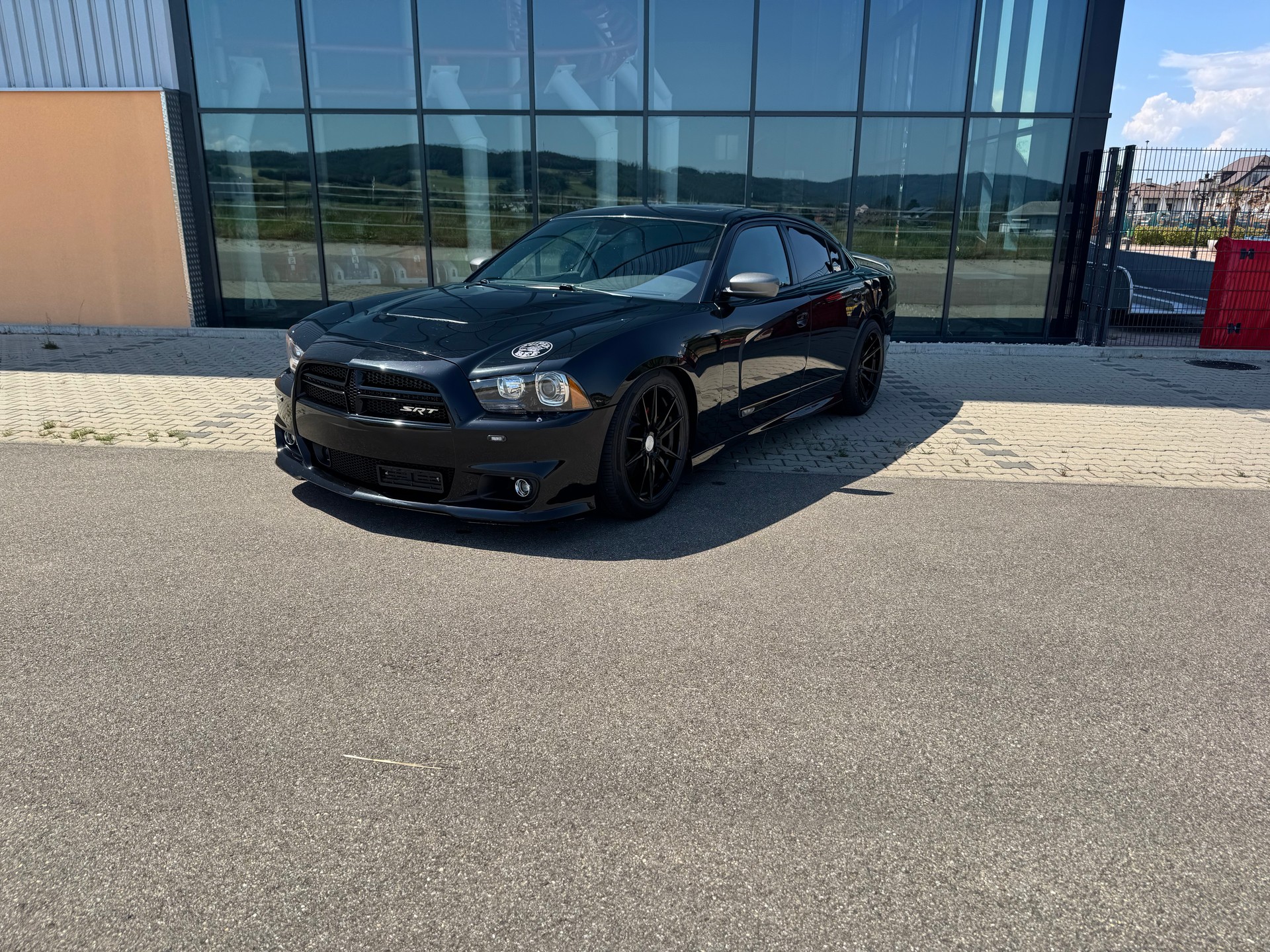 DODGE SRT-8-image-0