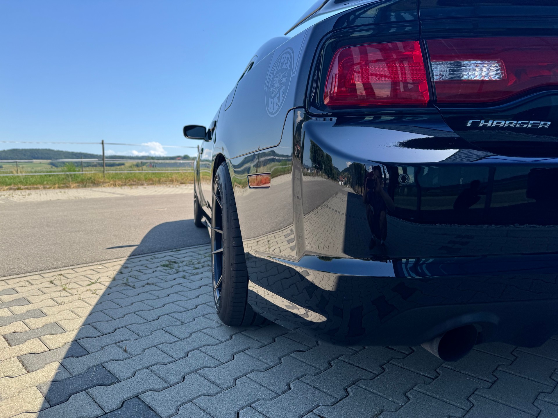 DODGE SRT-8-image-3