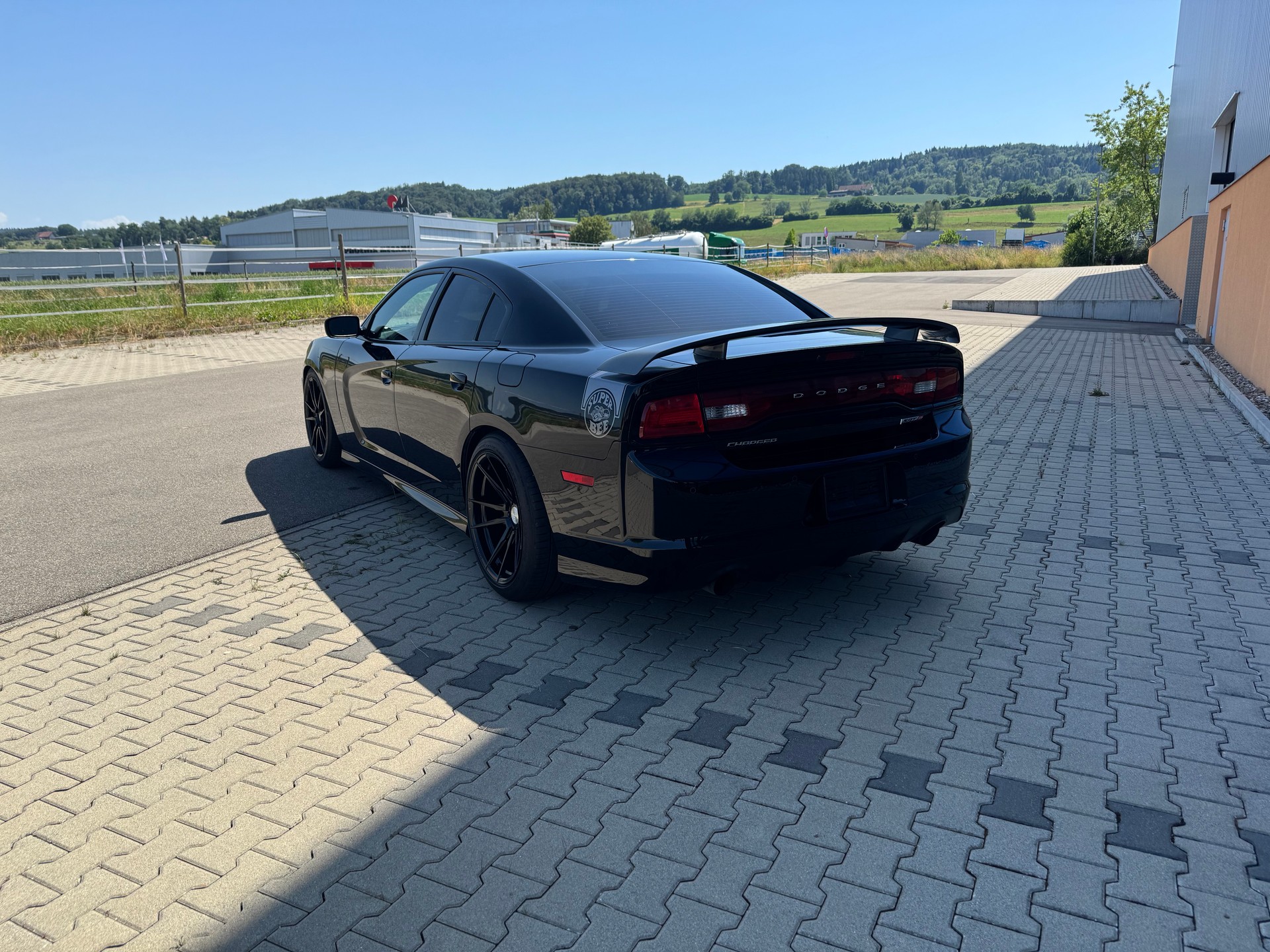 DODGE SRT-8-image-1
